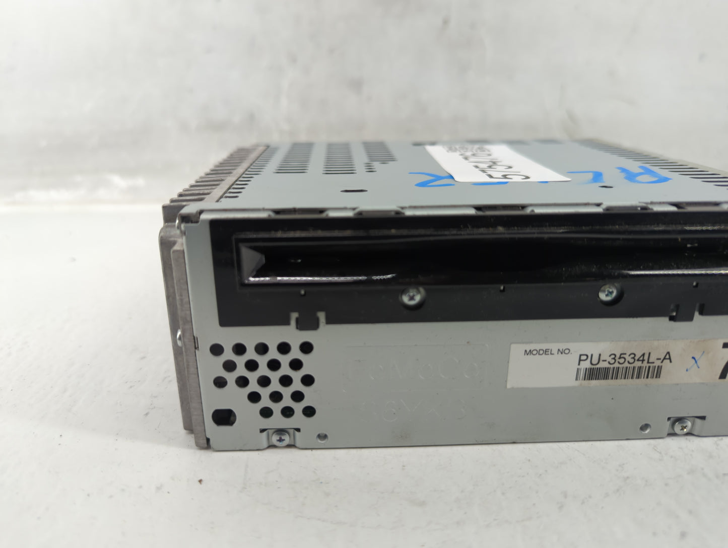 2013 Ford Explorer Radio AM FM Cd Player Receiver Replacement P/N:DB5T-19C107-DE Fits OEM Used Auto Parts - Oemusedautoparts