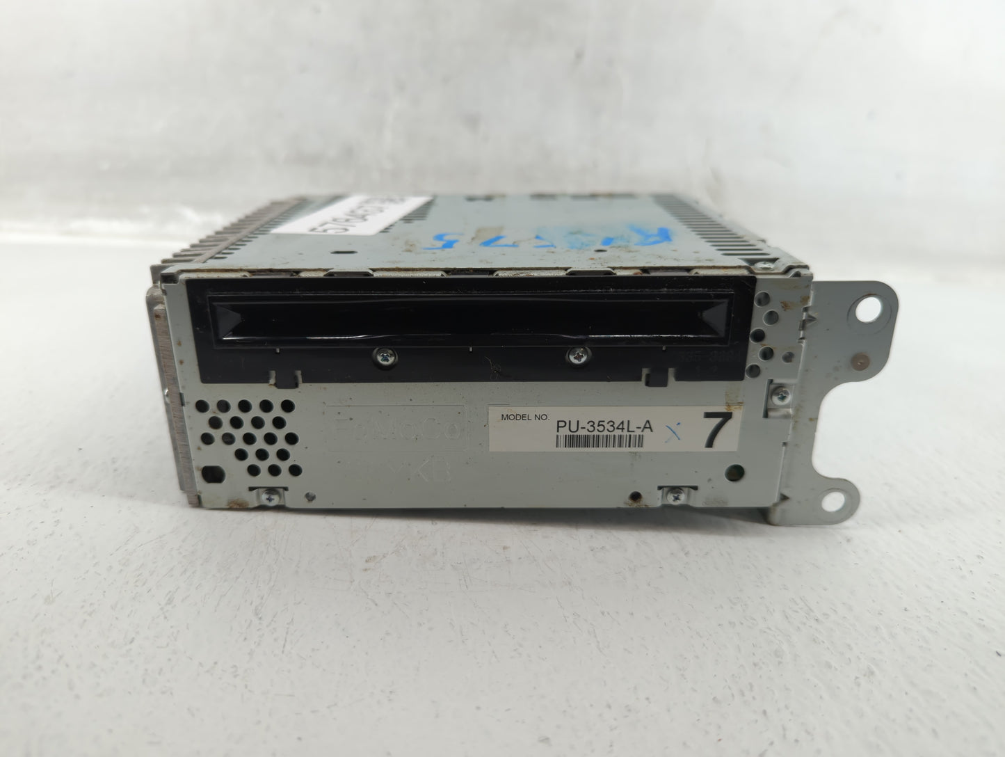 2013 Ford Explorer Radio AM FM Cd Player Receiver Replacement P/N:DB5T-19C107-DE Fits OEM Used Auto Parts - Oemusedautoparts