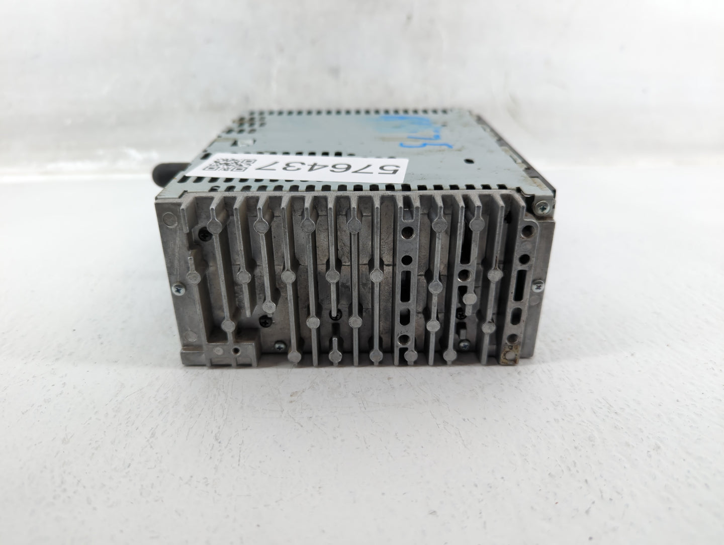2013 Ford Explorer Radio AM FM Cd Player Receiver Replacement P/N:DB5T-19C107-DE Fits OEM Used Auto Parts - Oemusedautoparts