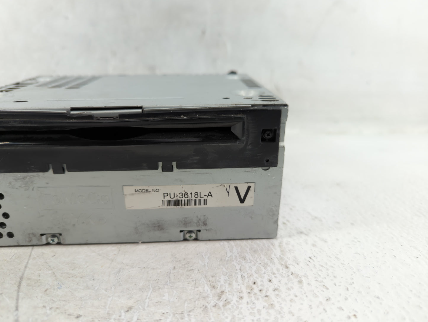 2013-2013 Ford Explorer Am Fm Cd Player Radio Receiver - Oemusedautoparts1.com