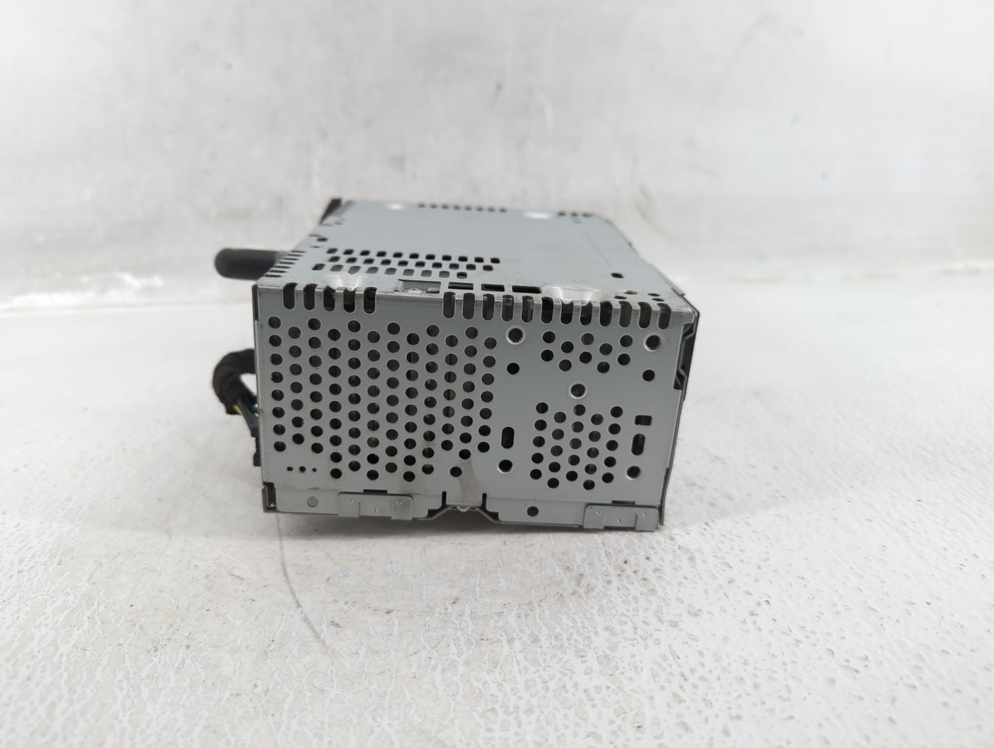 2013-2013 Ford Explorer Am Fm Cd Player Radio Receiver - Oemusedautoparts1.com