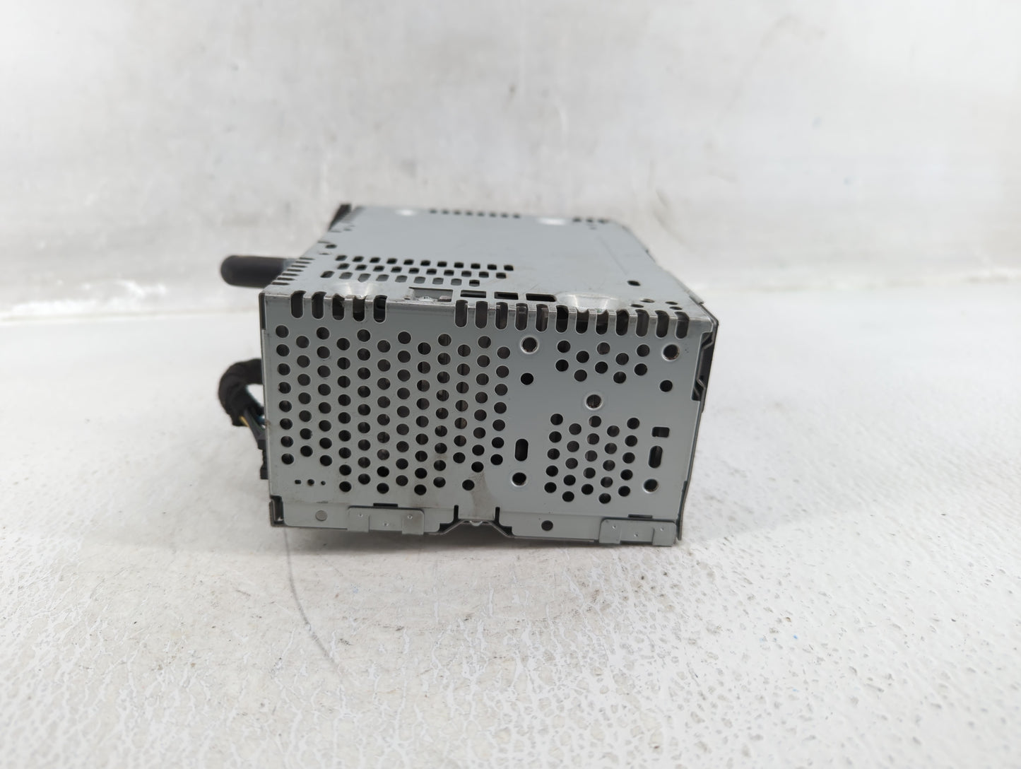 2013-2013 Ford Explorer Am Fm Cd Player Radio Receiver - Oemusedautoparts1.com