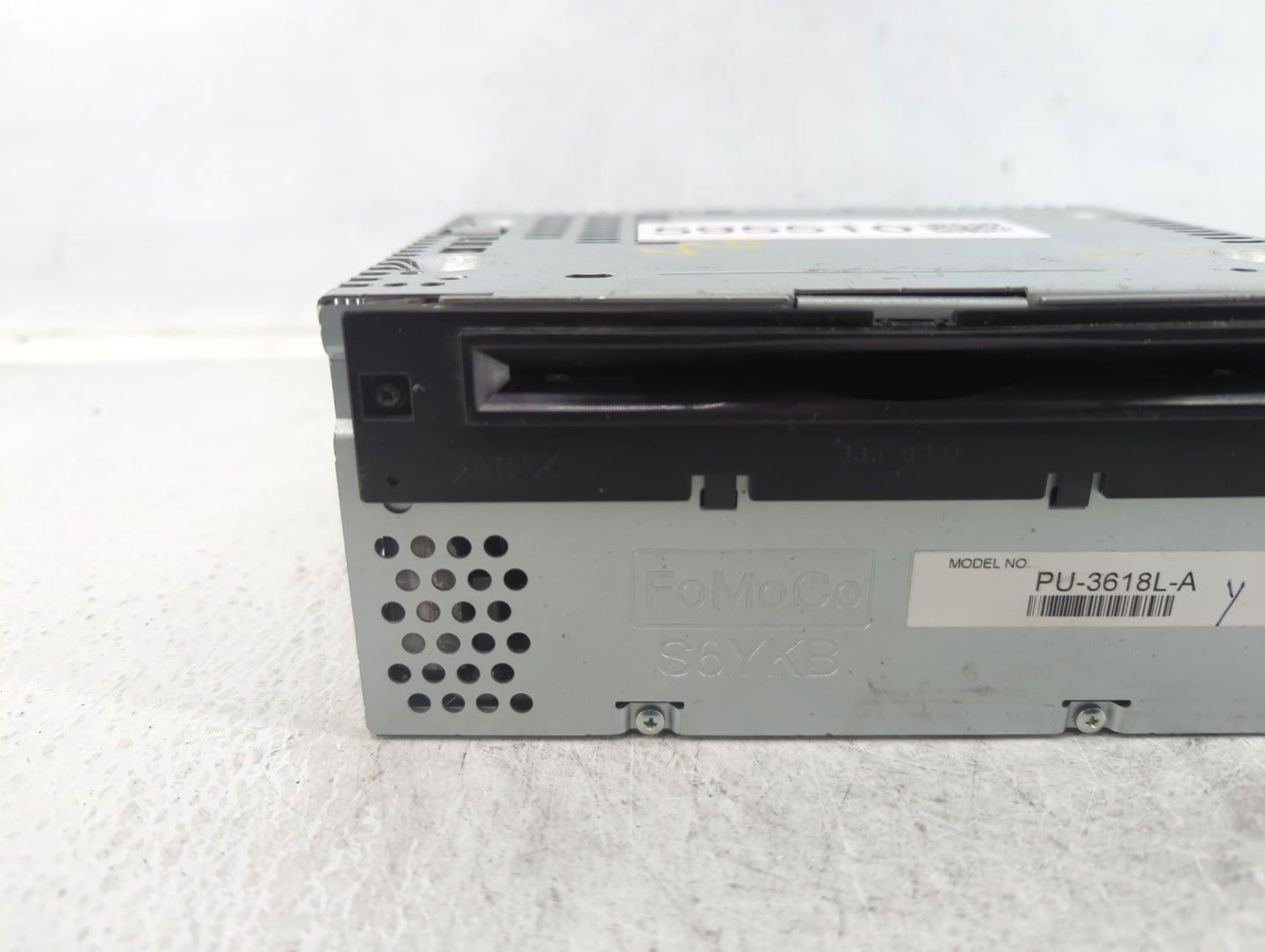 2013 Ford Explorer Radio AM FM Cd Player Receiver Replacement P/N:DB5T-19C107-GC Fits OEM Used Auto Parts - Oemusedautoparts