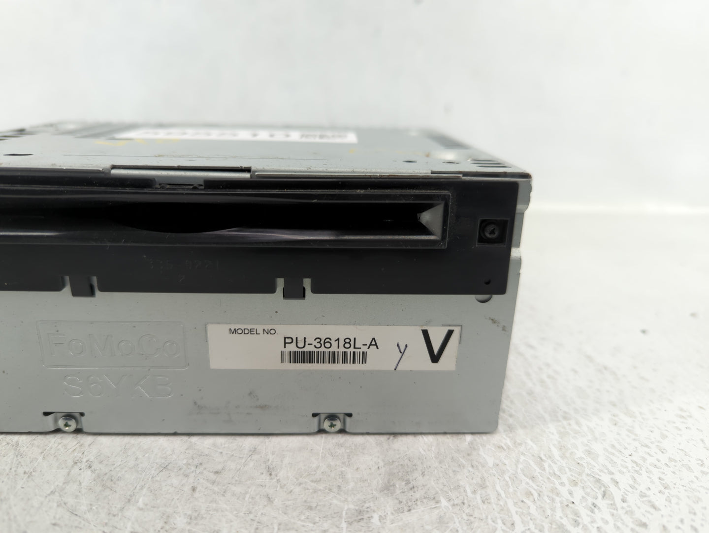 2013 Ford Explorer Radio AM FM Cd Player Receiver Replacement P/N:DB5T-19C107-GC Fits OEM Used Auto Parts - Oemusedautoparts