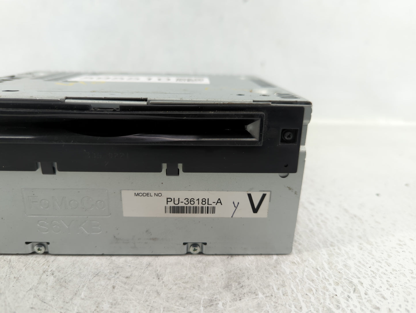 2013 Ford Explorer Radio AM FM Cd Player Receiver Replacement P/N:DB5T-19C107-GC Fits OEM Used Auto Parts - Oemusedautoparts