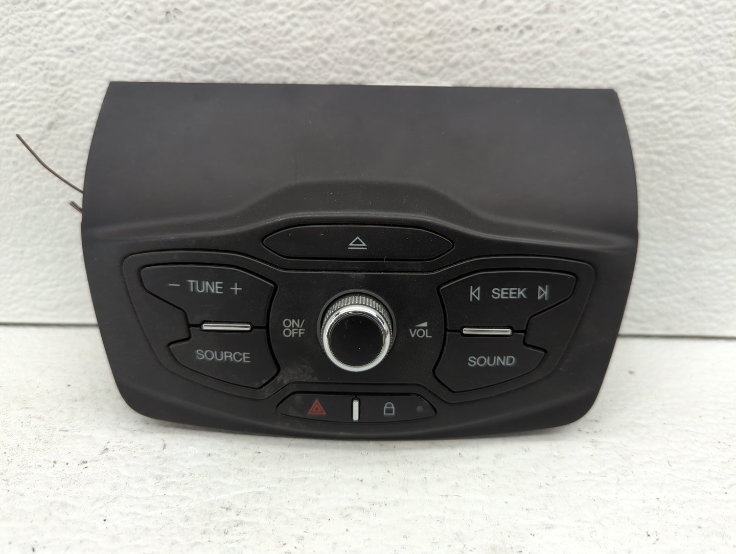 2013-2015 Ford Explorer Am Fm Cd Player Radio Receiver - Oemusedautoparts1.com