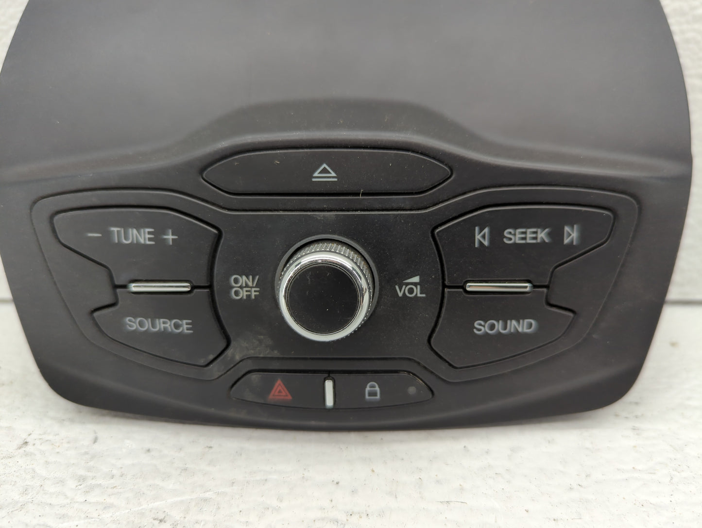 2013-2015 Ford Explorer Am Fm Cd Player Radio Receiver - Oemusedautoparts1.com