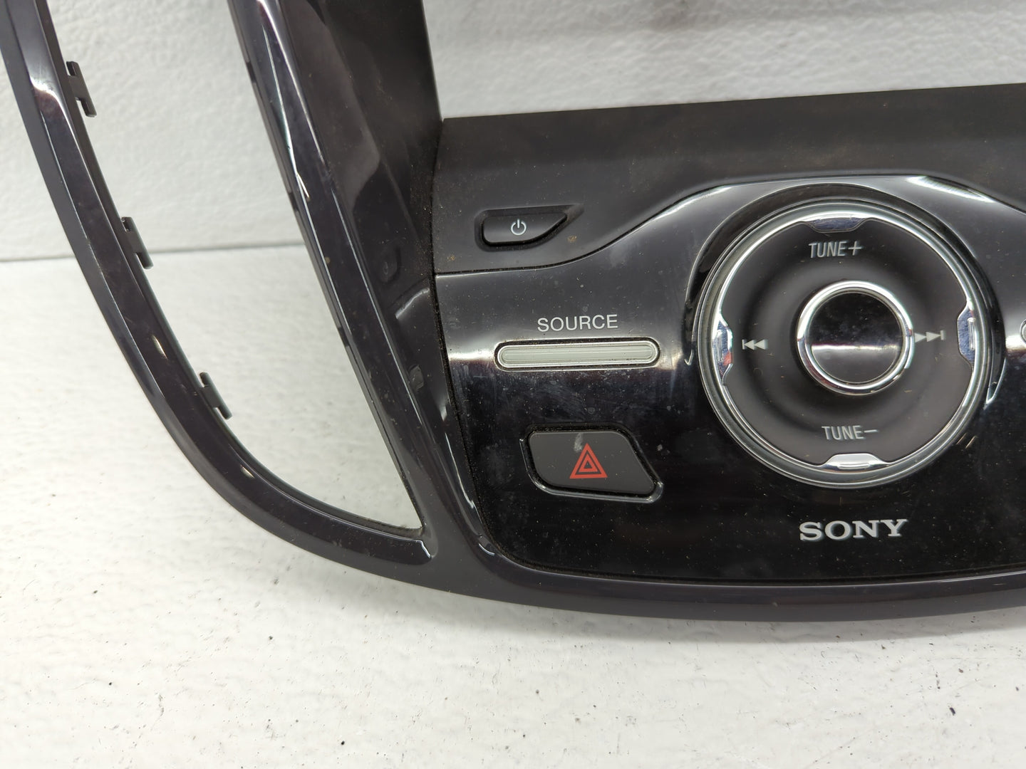 2013-2015 Ford Explorer Radio Control Panel - Oemusedautoparts1.com