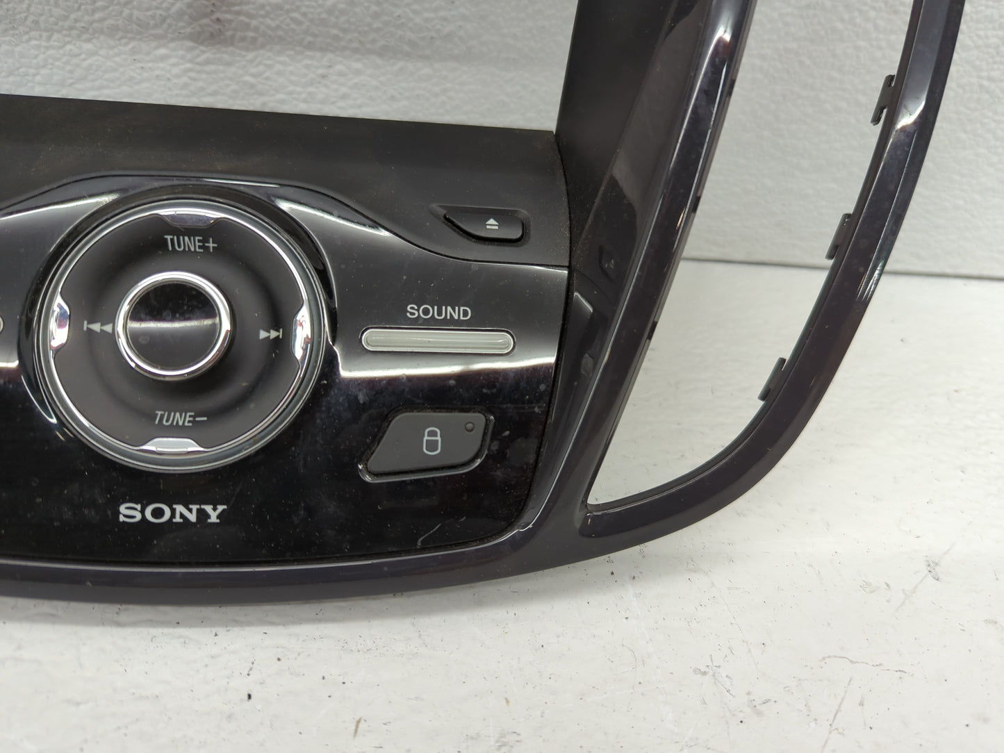 2013-2015 Ford Explorer Radio Control Panel - Oemusedautoparts1.com