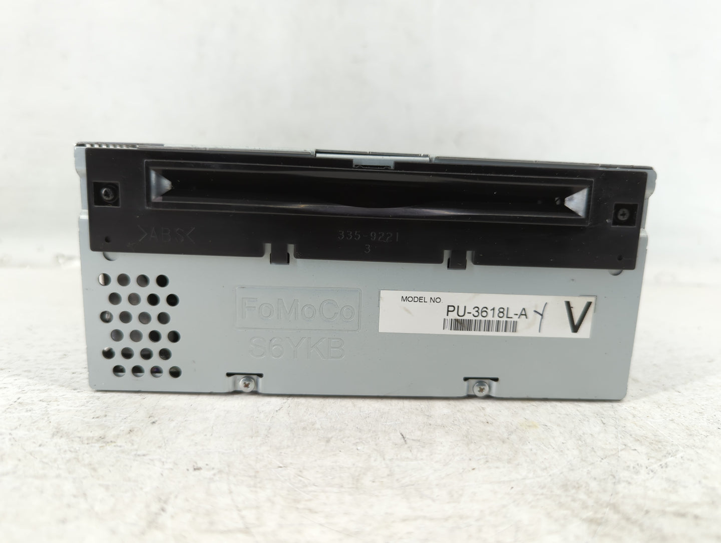 2013-2013 Ford Explorer Am Fm Cd Player Radio Receiver - Oemusedautoparts1.com