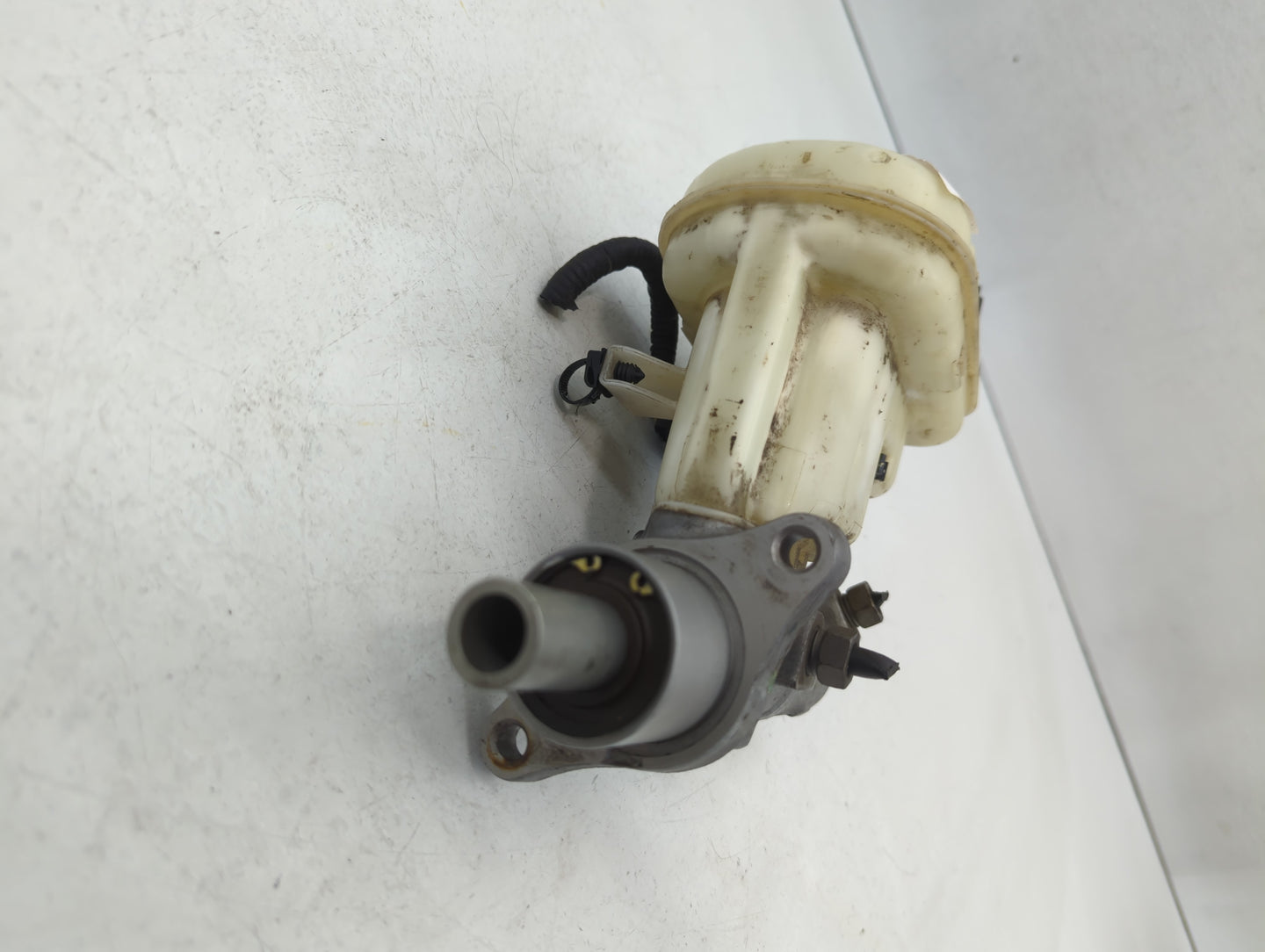 Ford Explorer Brake Master Cylinder - Oemusedautoparts1.com