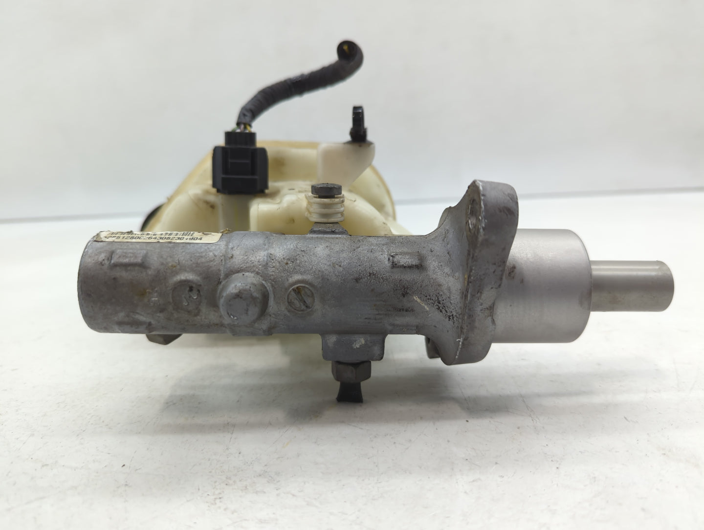 Ford Explorer Brake Master Cylinder - Oemusedautoparts1.com