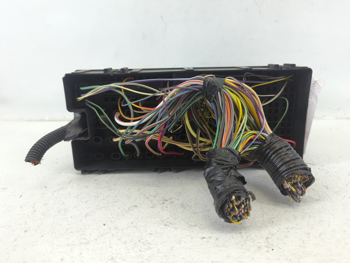 2013 Ford Explorer Fusebox Fuse Box Panel Relay Module P/N:BT4T-14A003-AA Fits OEM Used Auto Parts - Oemusedautoparts1.com