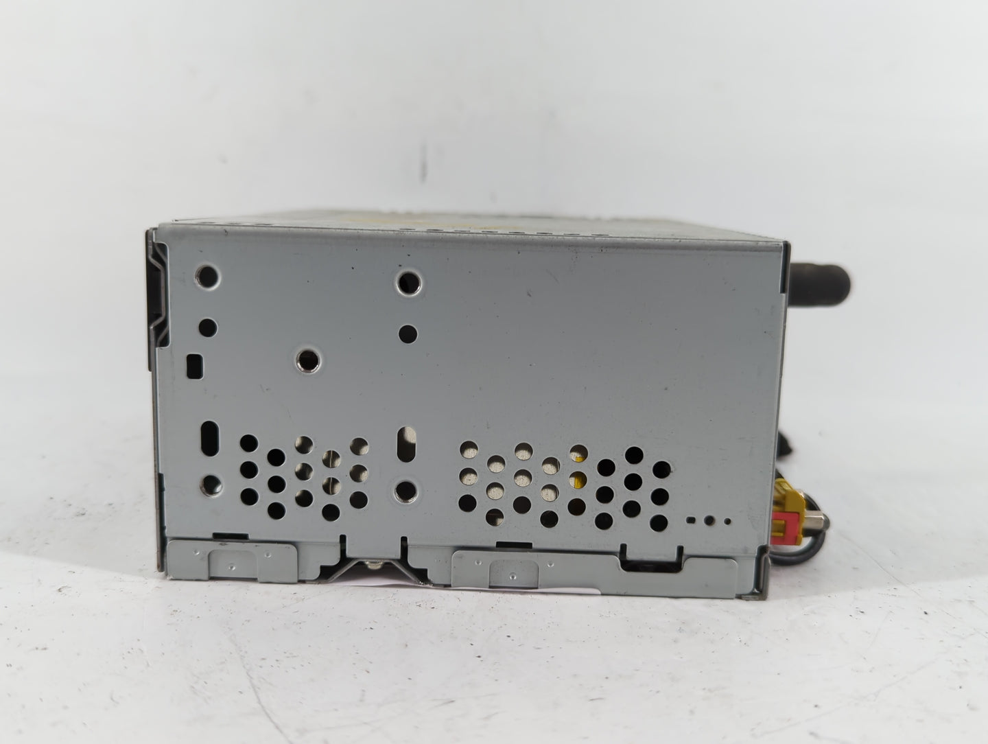 2013 Ford Explorer Radio AM FM Cd Player Receiver Replacement P/N:DB5T-19C107-FC Fits OEM Used Auto Parts - Oemusedautoparts