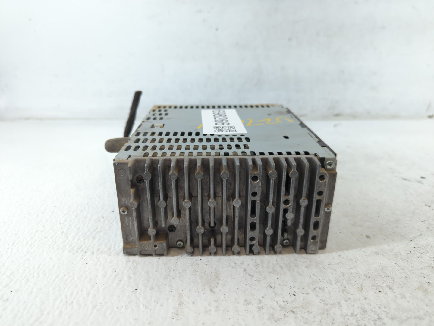 2013 Ford Explorer Radio AM FM Cd Player Receiver Replacement P/N:DB5T-19C107-DE Fits OEM Used Auto Parts - Oemusedautoparts