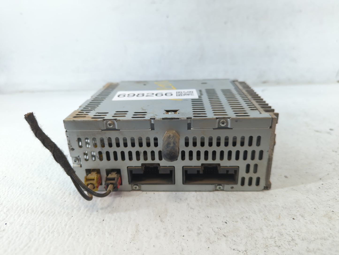 2013 Ford Explorer Radio AM FM Cd Player Receiver Replacement P/N:DB5T-19C107-DE Fits OEM Used Auto Parts - Oemusedautoparts