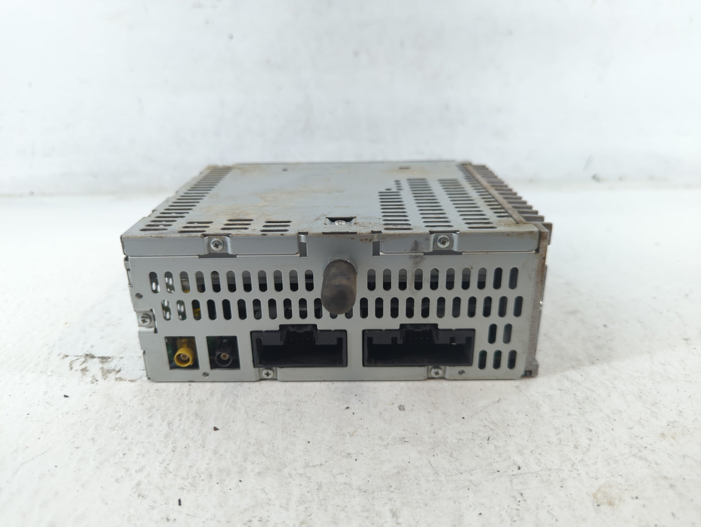 2013 Ford Explorer Radio AM FM Cd Player Receiver Replacement P/N:DB5T-19C107-CC Fits OEM Used Auto Parts - Oemusedautoparts