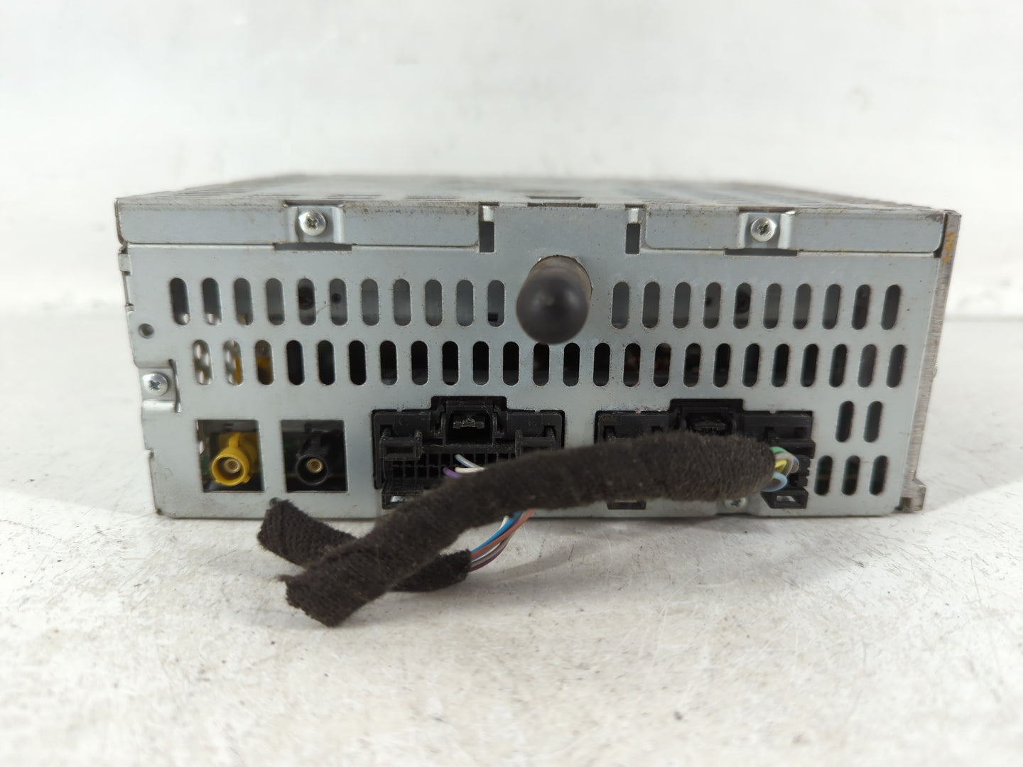 2013-2013 Ford Explorer Am Fm Cd Player Radio Receiver - Oemusedautoparts1.com