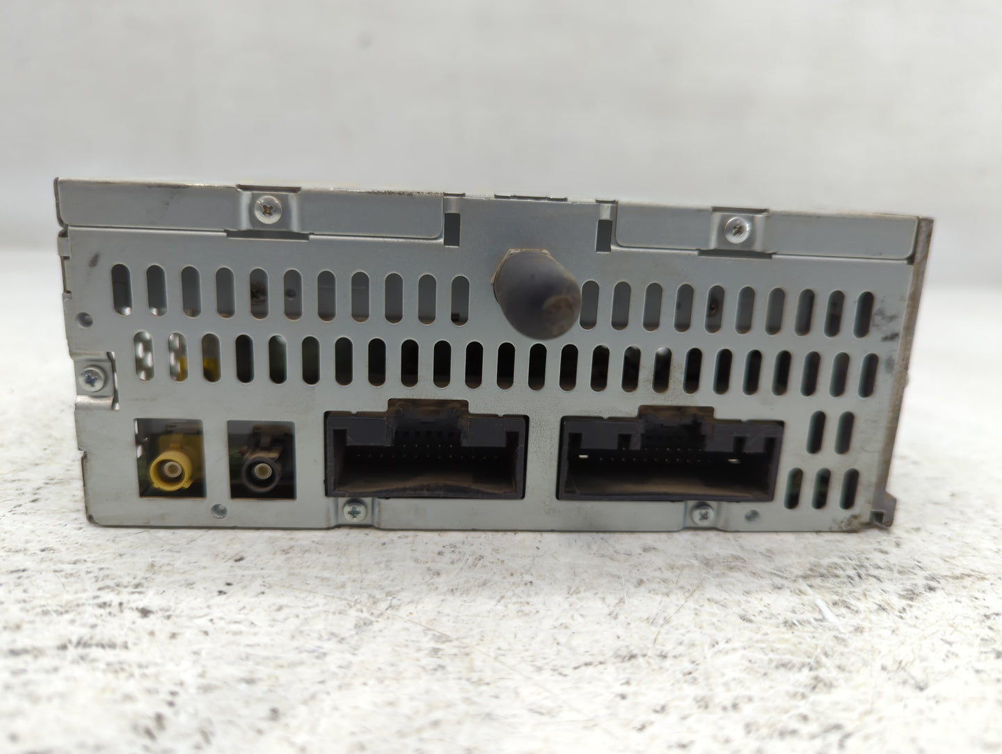 2013-2013 Ford Explorer Am Fm Cd Player Radio Receiver - Oemusedautoparts1.com