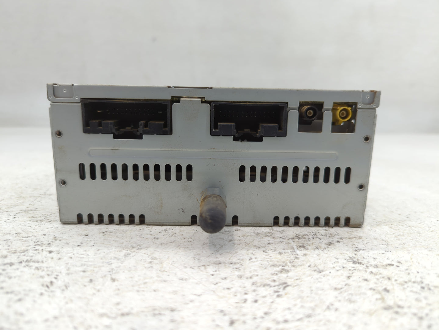 2013-2013 Ford Explorer Am Fm Cd Player Radio Receiver - Oemusedautoparts1.com