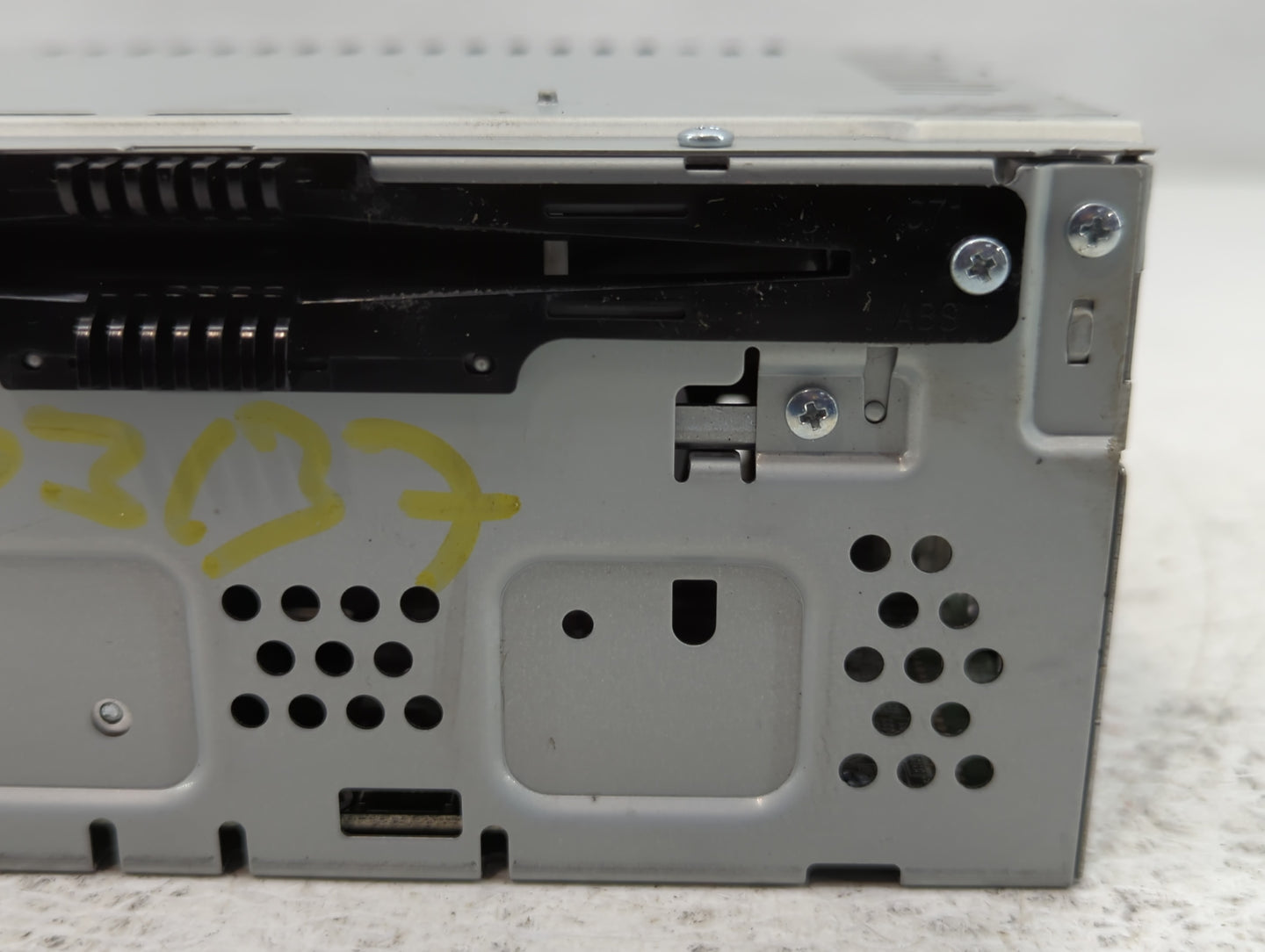 2013 Ford Explorer Radio AM FM Cd Player Receiver Replacement P/N:CQ-FJ22E0UMC Fits OEM Used Auto Parts - Oemusedautoparts1.
