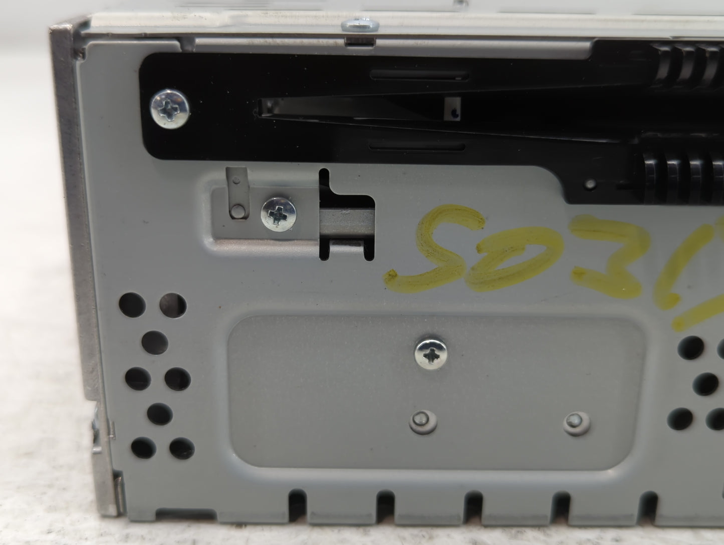 2013 Ford Explorer Radio AM FM Cd Player Receiver Replacement P/N:CQ-FJ22E0UMC Fits OEM Used Auto Parts - Oemusedautoparts1.