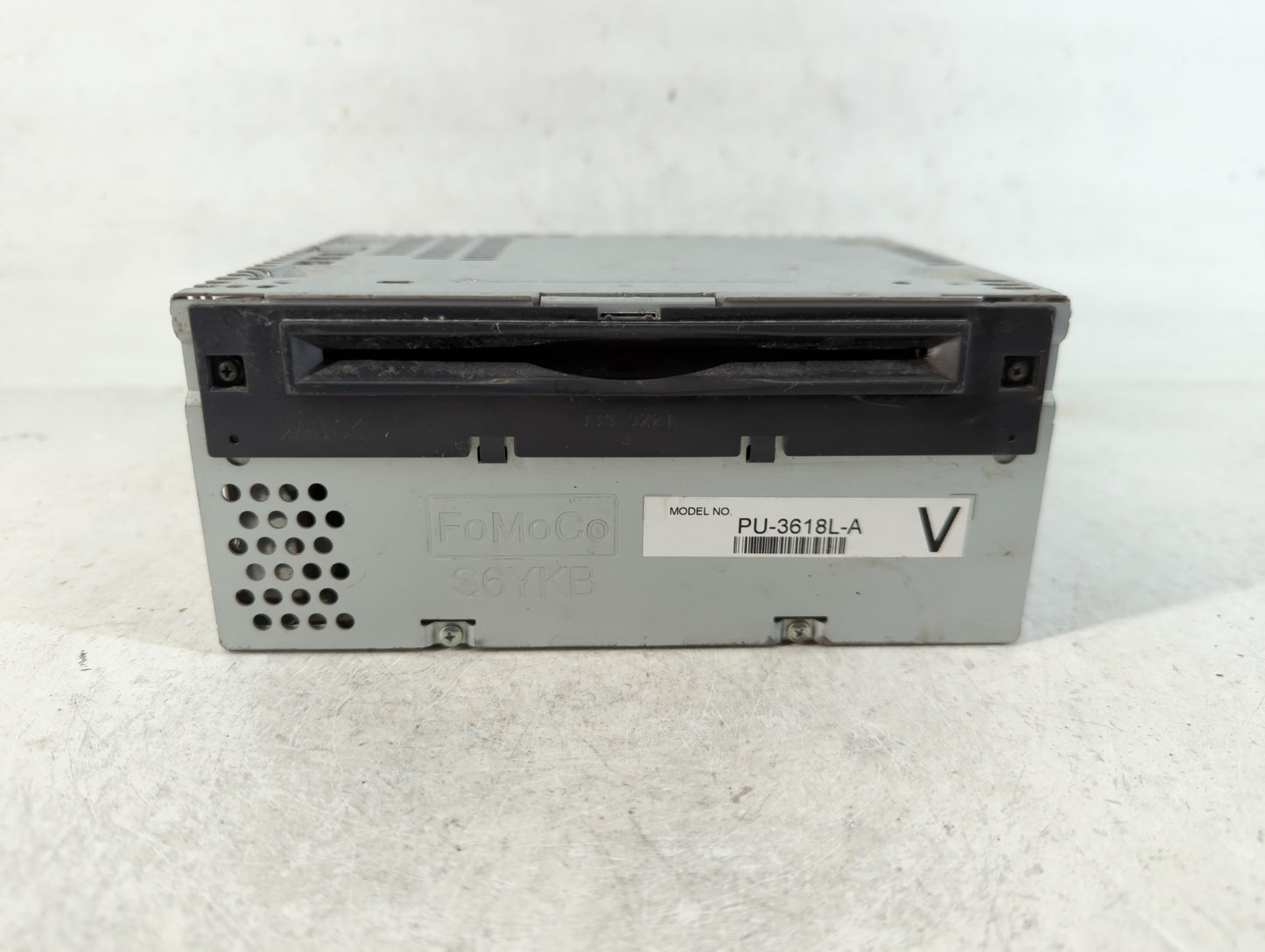 2013 Ford Explorer Radio AM FM Cd Player Receiver Replacement P/N:DB5T-19C107-GC PU-3618L-A Fits OEM Used Auto Parts - Oemus