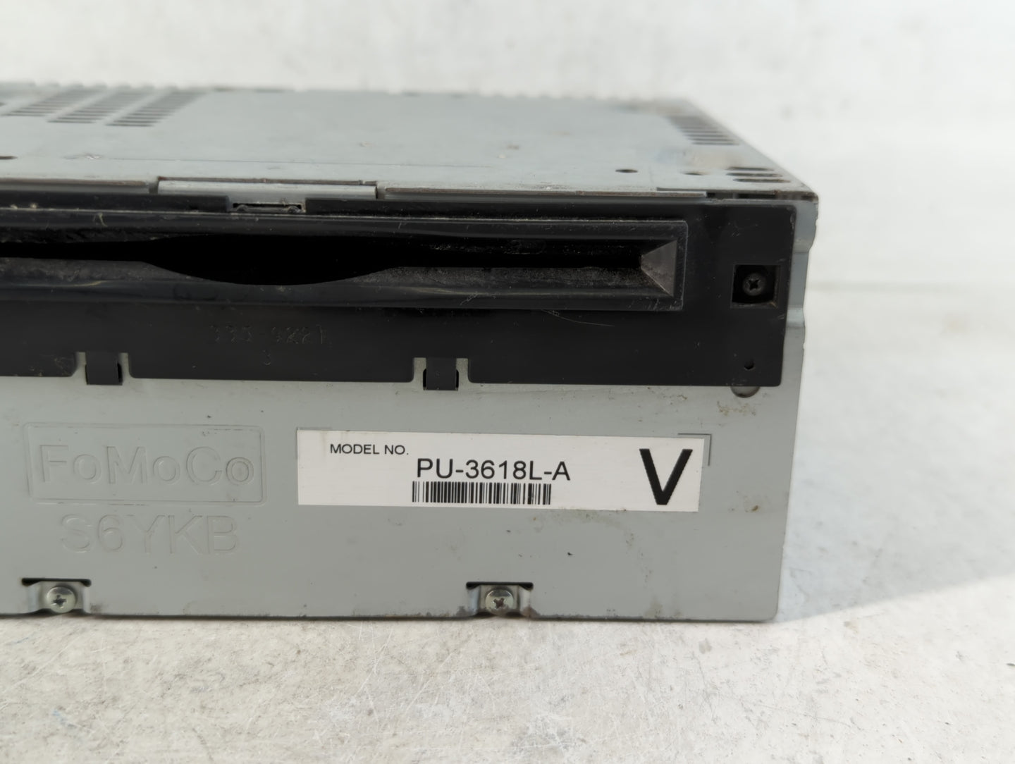 2013 Ford Explorer Radio AM FM Cd Player Receiver Replacement P/N:DB5T-19C107-GC PU-3618L-A Fits OEM Used Auto Parts - Oemus