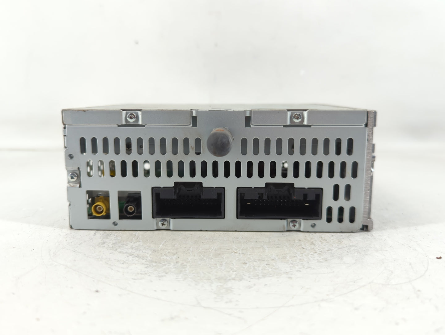 2013 Ford Explorer Radio AM FM Cd Player Receiver Replacement P/N:DB5T-19C107-DE Fits OEM Used Auto Parts - Oemusedautoparts