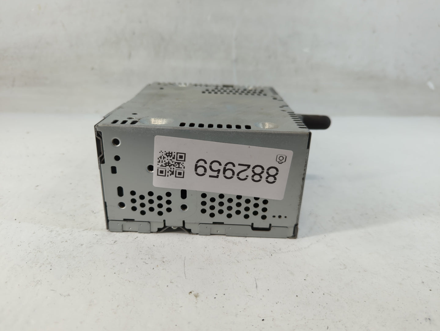 2013-2014 Ford Explorer Radio AM FM Cd Player Receiver Replacement P/N:DB5T 19C107 ED Fits Fits 2013 2014 OEM Used Auto Part