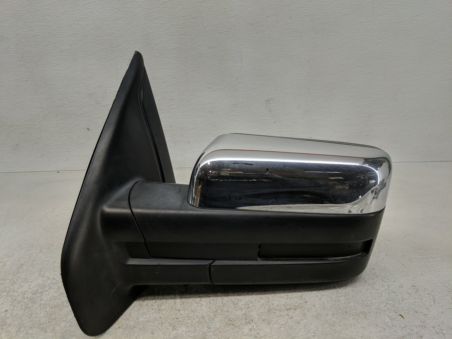 2013 Ford F-150 Driver Side View Mirror - Left Door Mirror OEM Used - Oemusedautoparts1.com