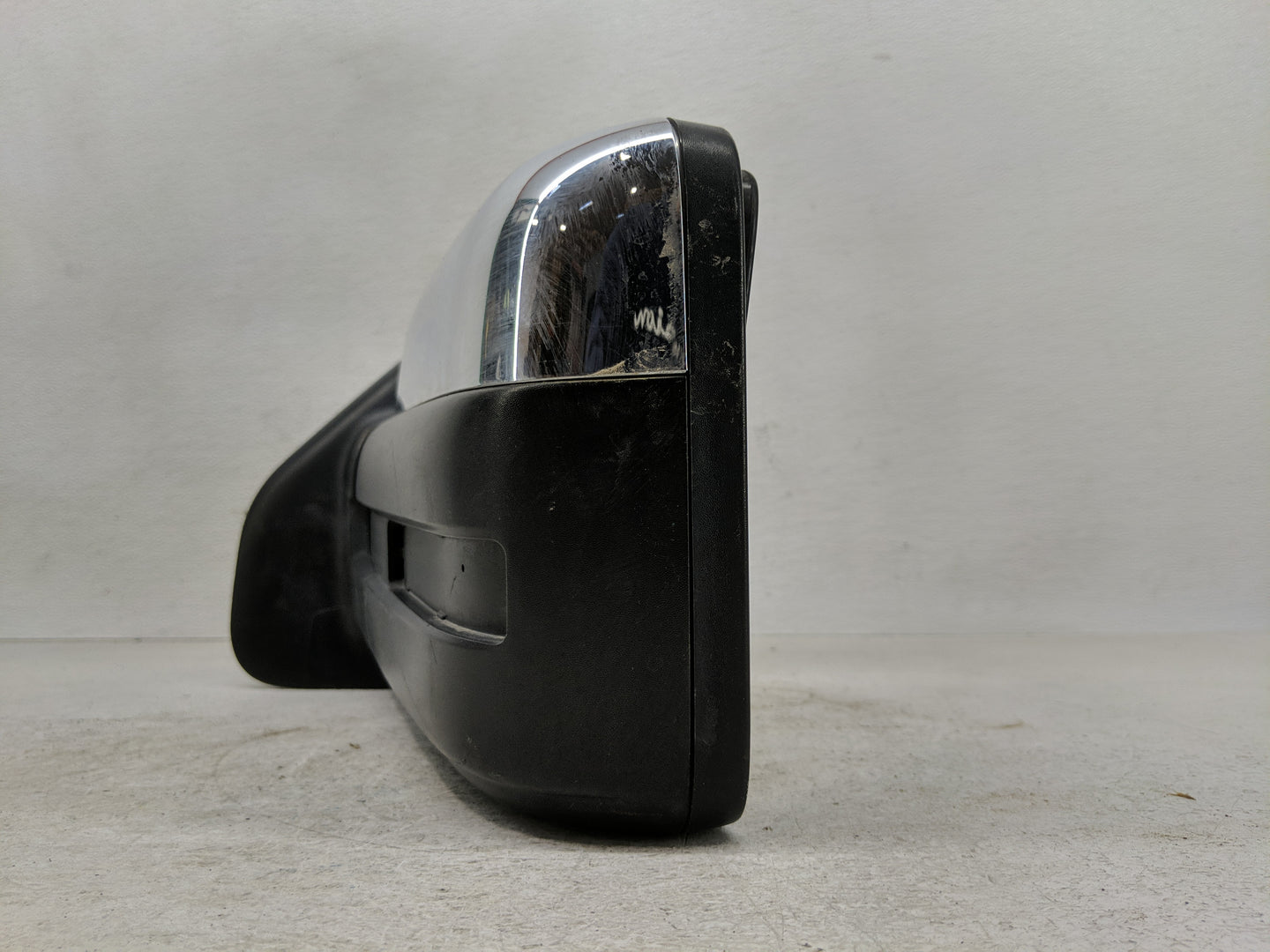 2013 Ford F-150 Driver Side View Mirror - Left Door Mirror OEM Used - Oemusedautoparts1.com