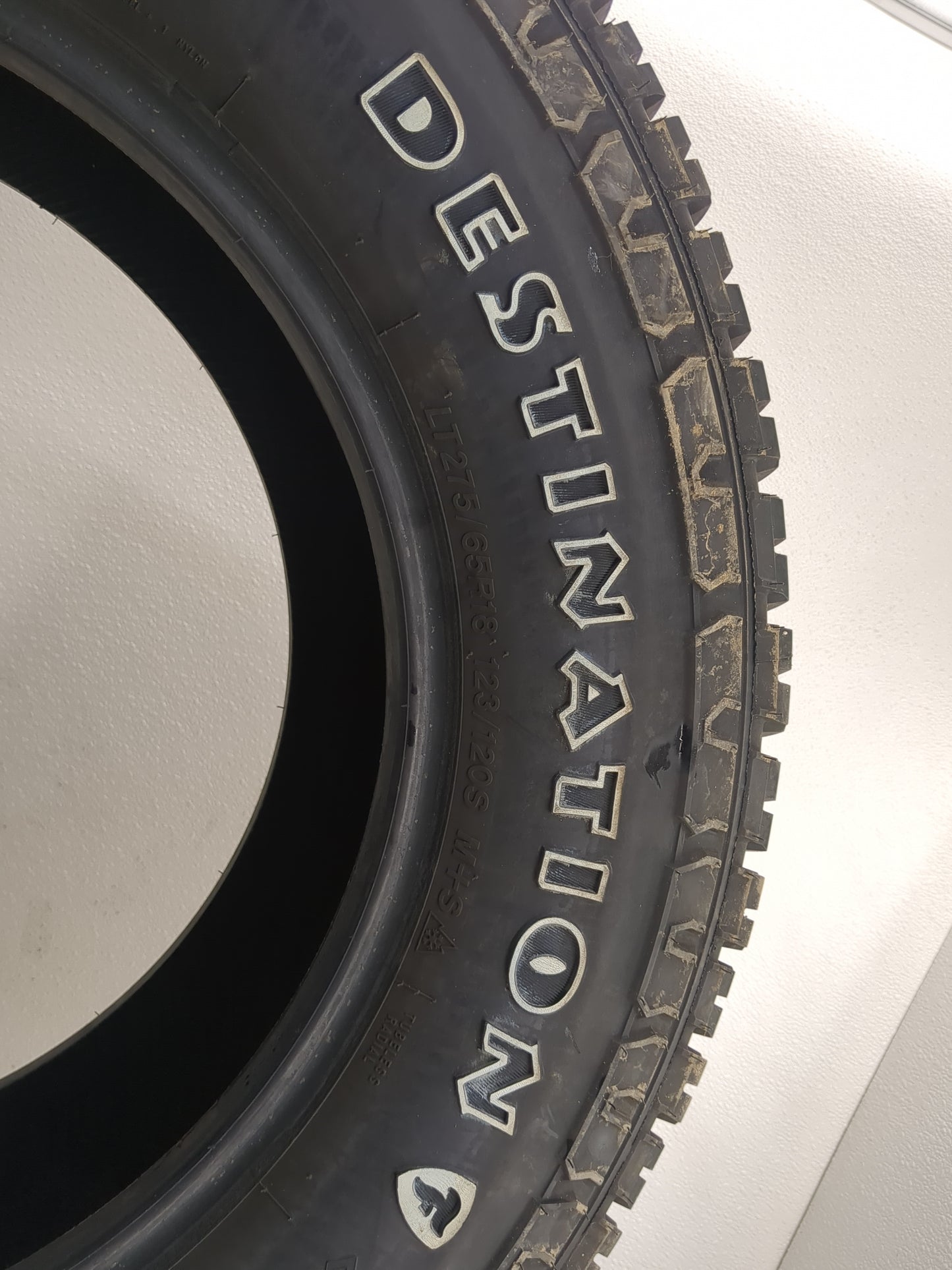 Used Tire LT275/65R18 FIRESTONE DESTINATION X/T 123/120S - Tread Depth 16/32 - Oemusedautoparts1.com