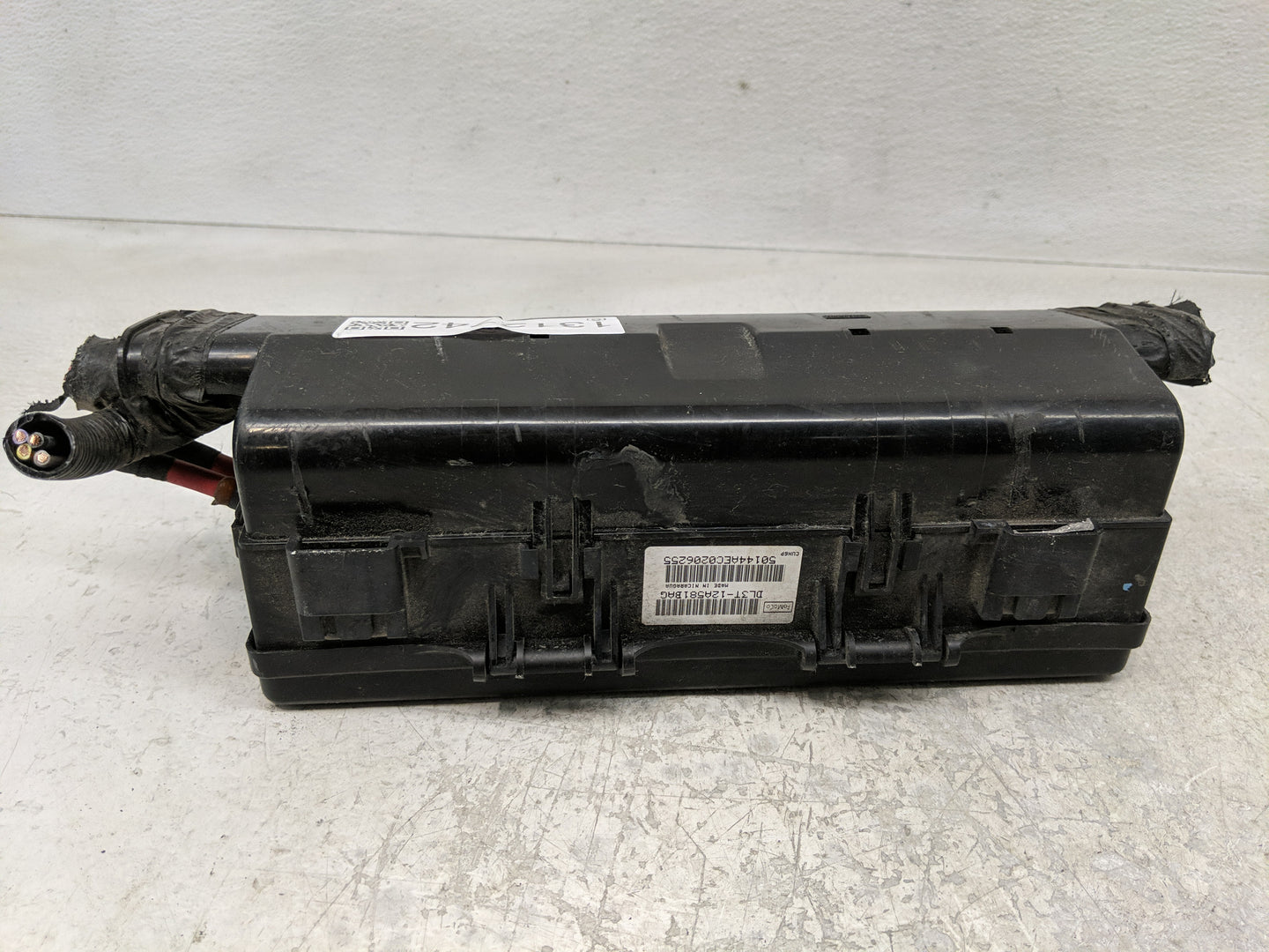 2011-2014 Ford F-150 Fusebox Fuse Box Panel Relay Module P/N:DL3T-12A581BAG Fits Fits 2011 2012 2013 2014 OEM Used Auto Part
