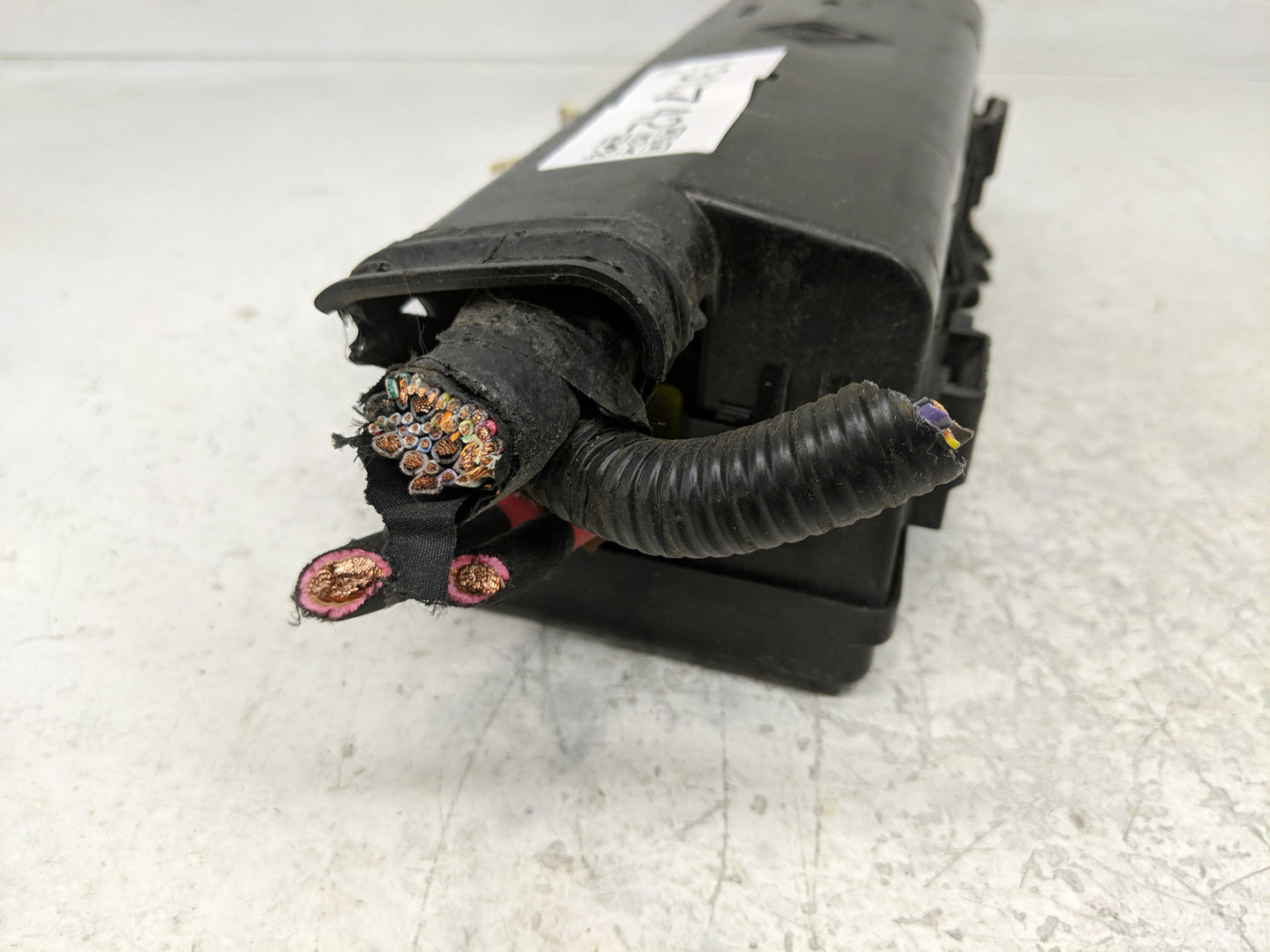 2011-2014 Ford F-150 Fusebox Fuse Box Panel Relay Module P/N:DL3T-12A581BAG Fits Fits 2011 2012 2013 2014 OEM Used Auto Part