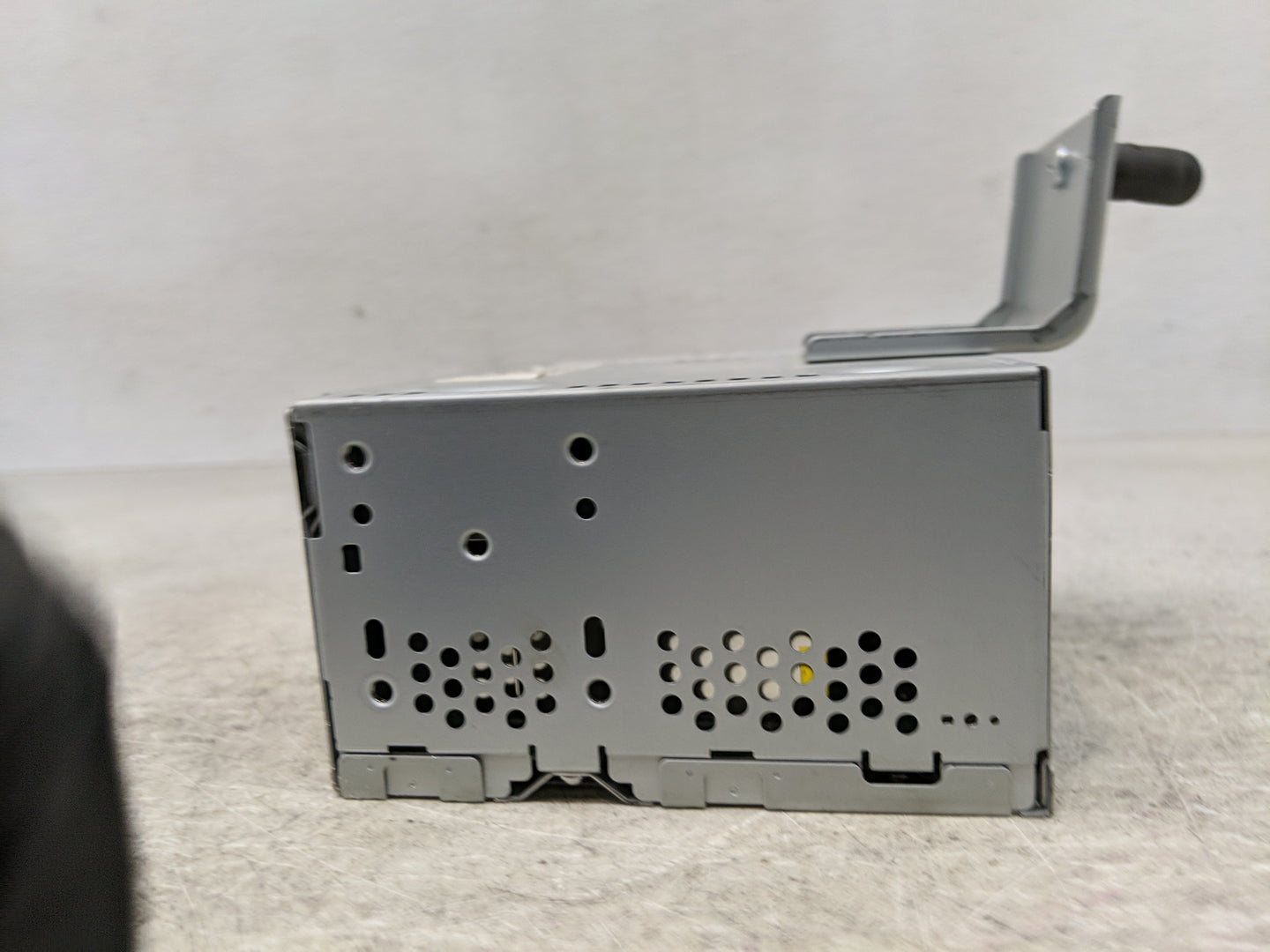2013 Ford F-150 Radio AM FM Cd Player Receiver Replacement P/N:DL3T-19C107-CH Fits OEM Used Auto Parts - Oemusedautoparts1.c