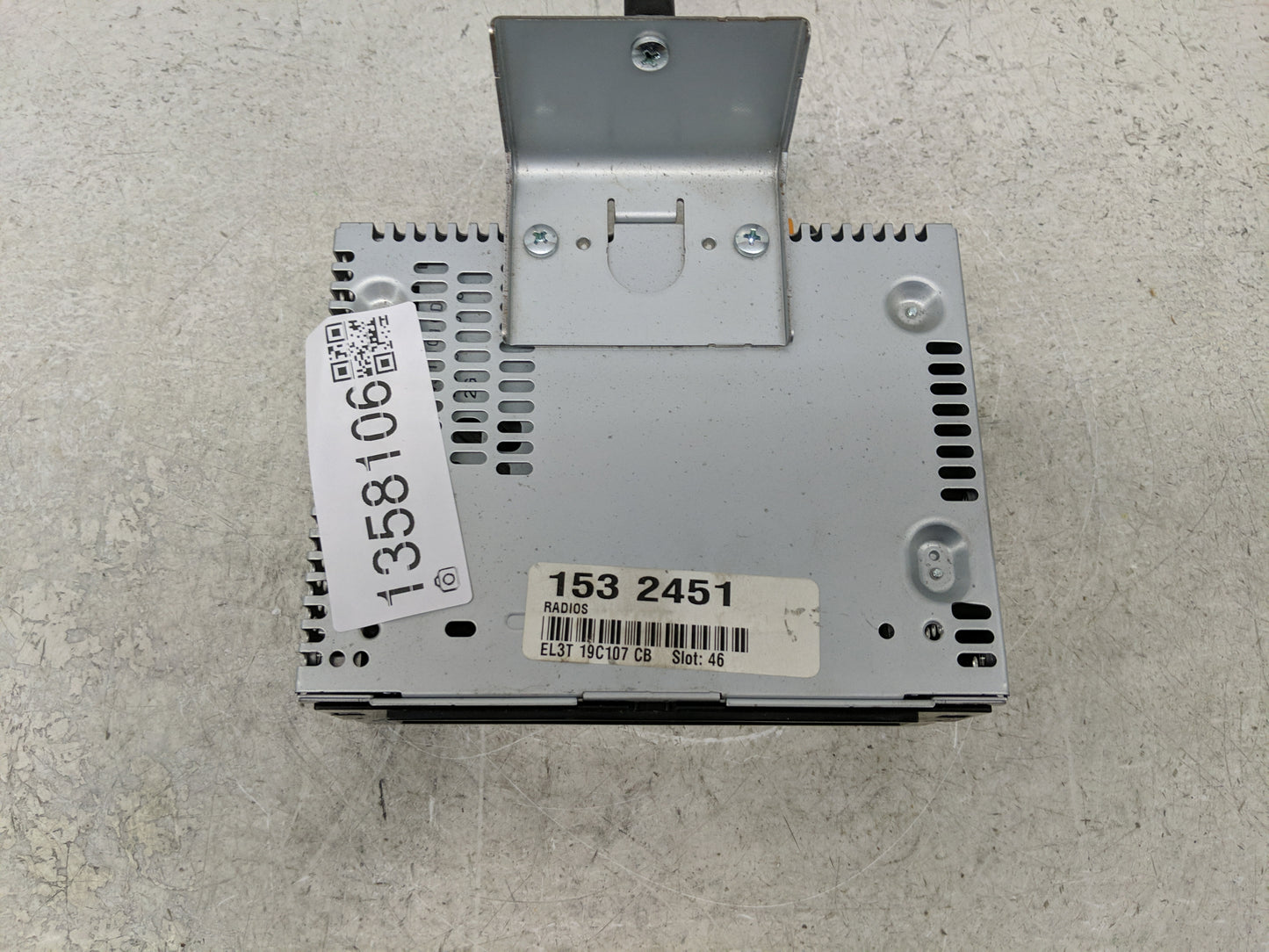 2013-2014 Ford F-150 Radio AM FM Cd Player Receiver Replacement P/N:EL3T-19C107-CB Fits Fits 2013 2014 OEM Used Auto Parts -