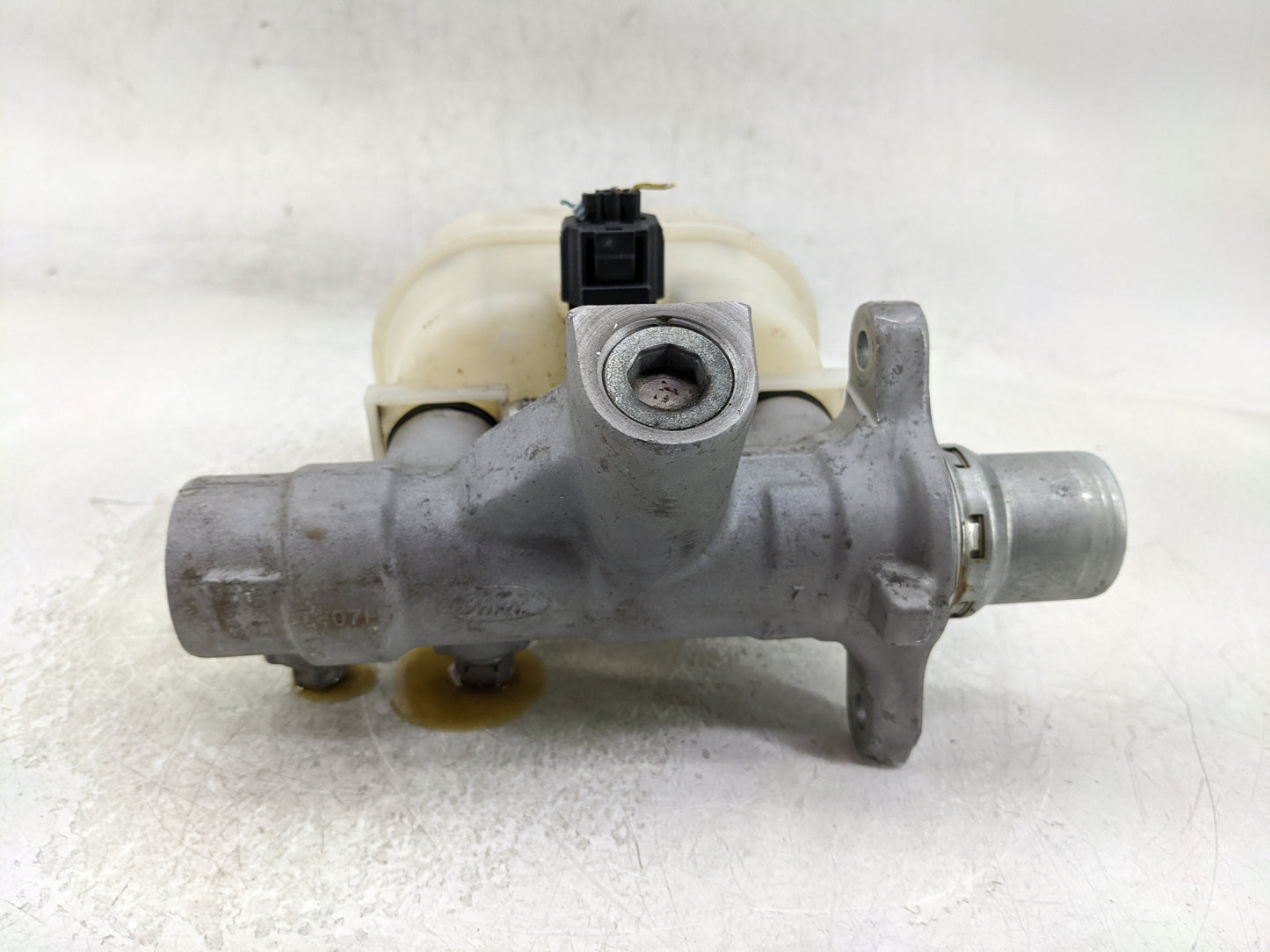 2011-2013 Ford F-150 Brake Master Cylinder - Oemusedautoparts1.com