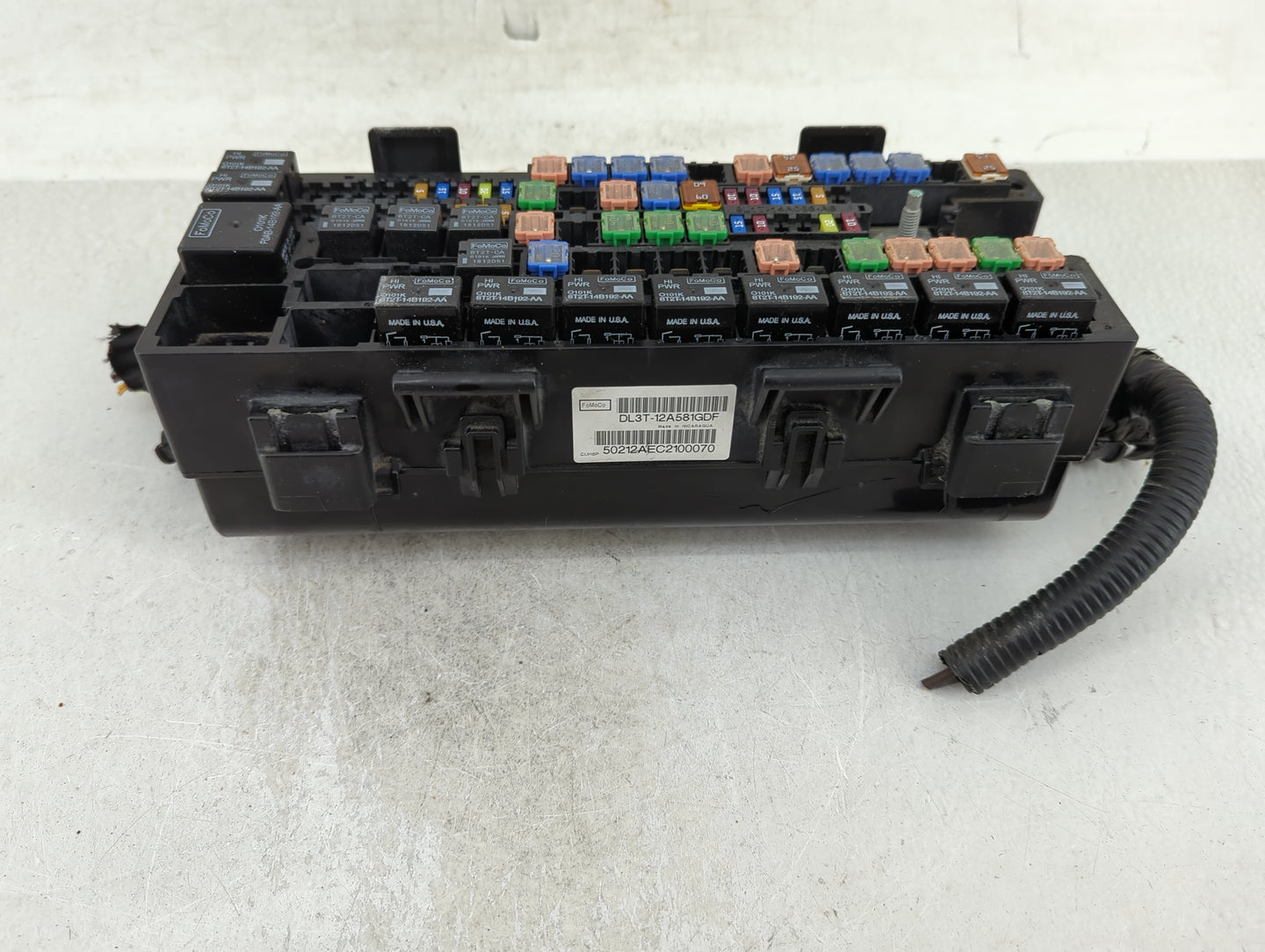 2011-2014 Ford F-150 Fusebox Fuse Box Panel Relay Module P/N:DL3T-12A581GDF Fits Fits 2011 2012 2013 2014 OEM Used Auto Part