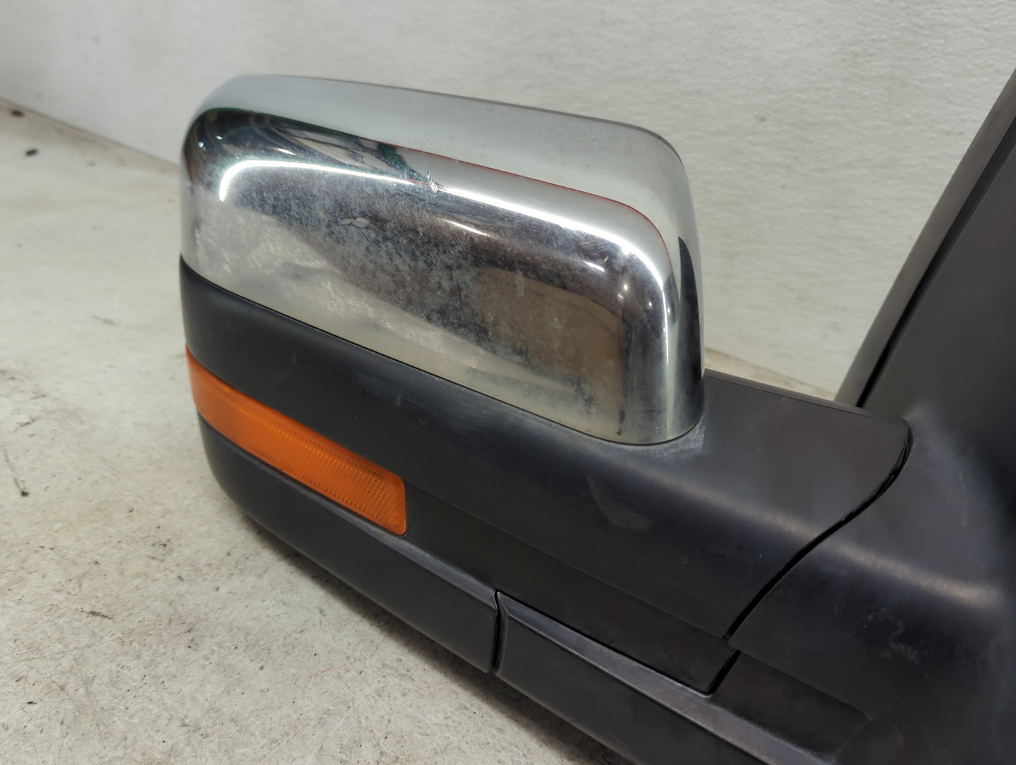 2011-2014 Ford F-150 Passenger Side View Mirror - Right Door Mirror OEM Used - Oemusedautoparts1.com