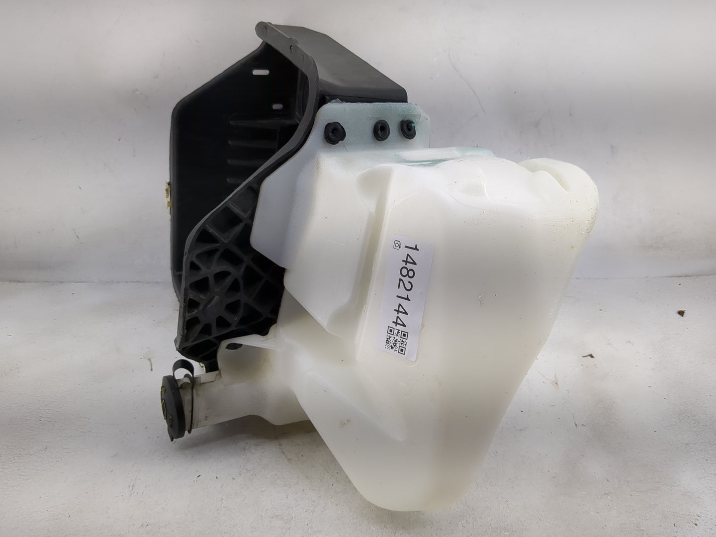 2009-2014 Ford F-150 Windshield Washer Fluid Reservoir Bottle 1482144 - Oemusedautoparts1.com
