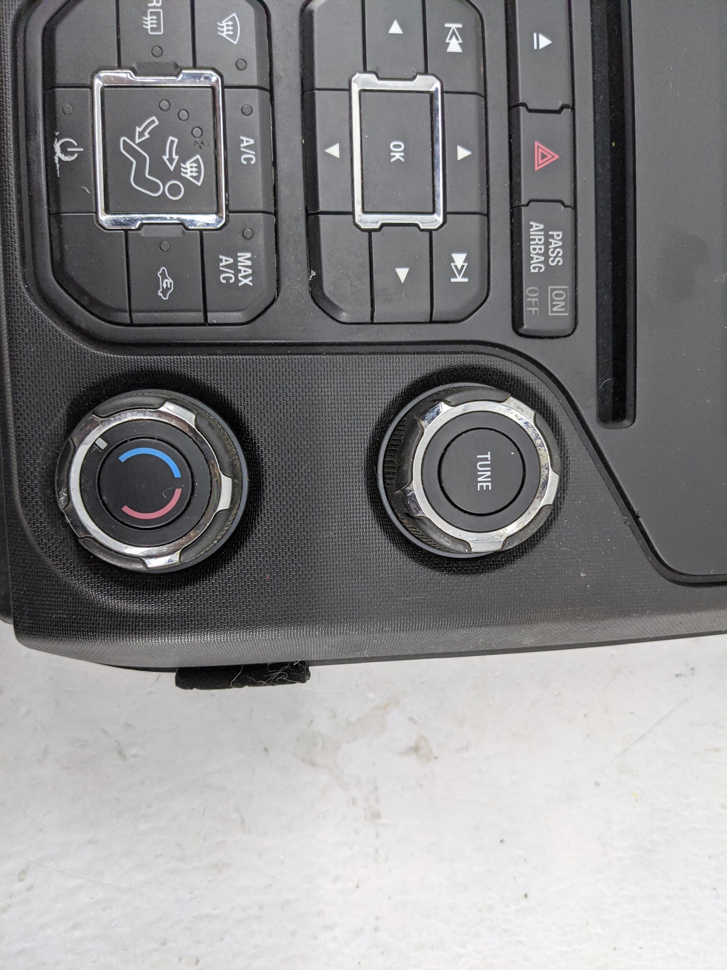 2013-2014 Ford F-150 Radio Control Panel 1483018 - Oemusedautoparts1.com
