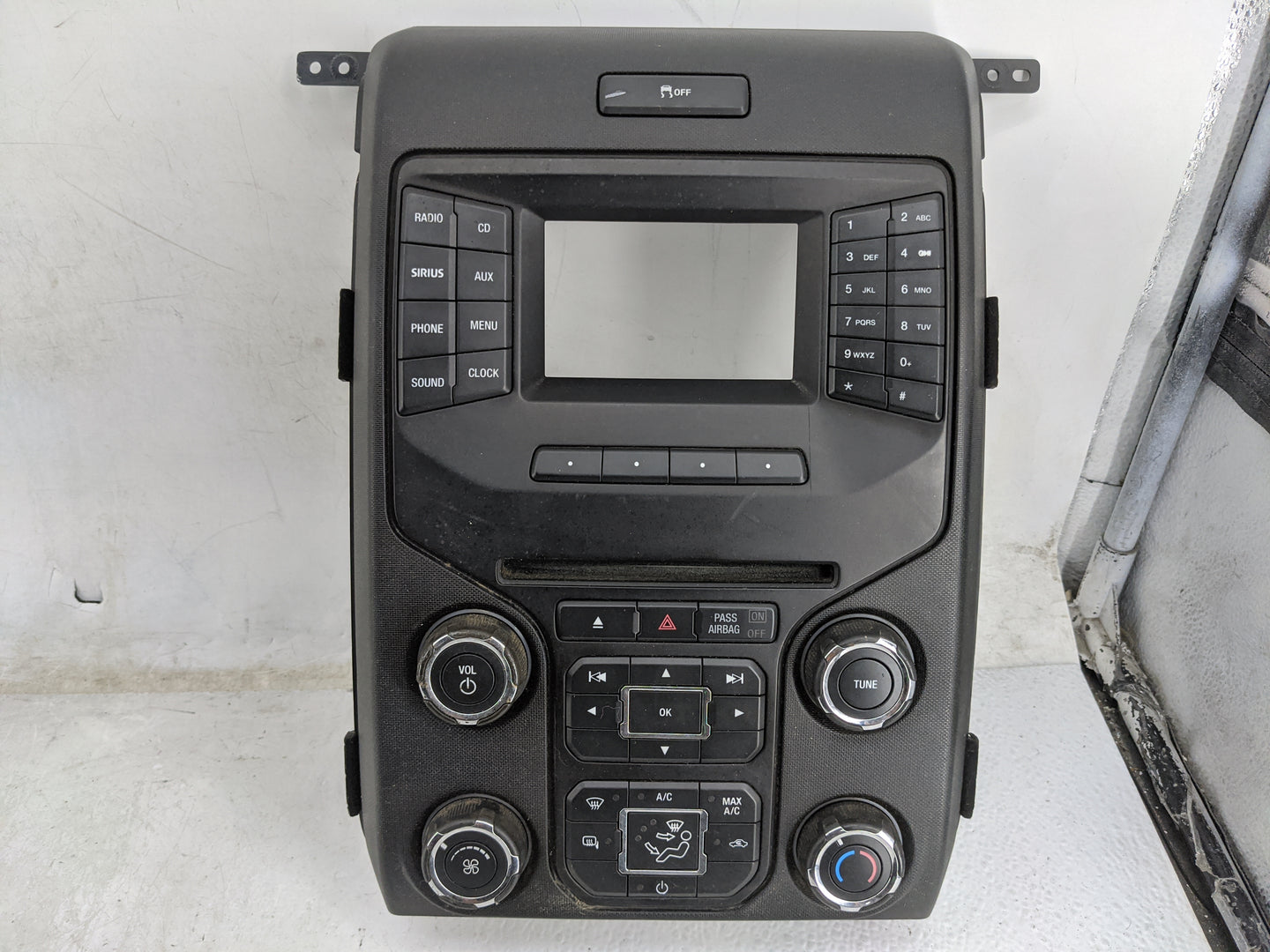 2013-2013 Ford F-150 Radio Control Panel 1483036 - Oemusedautoparts1.com