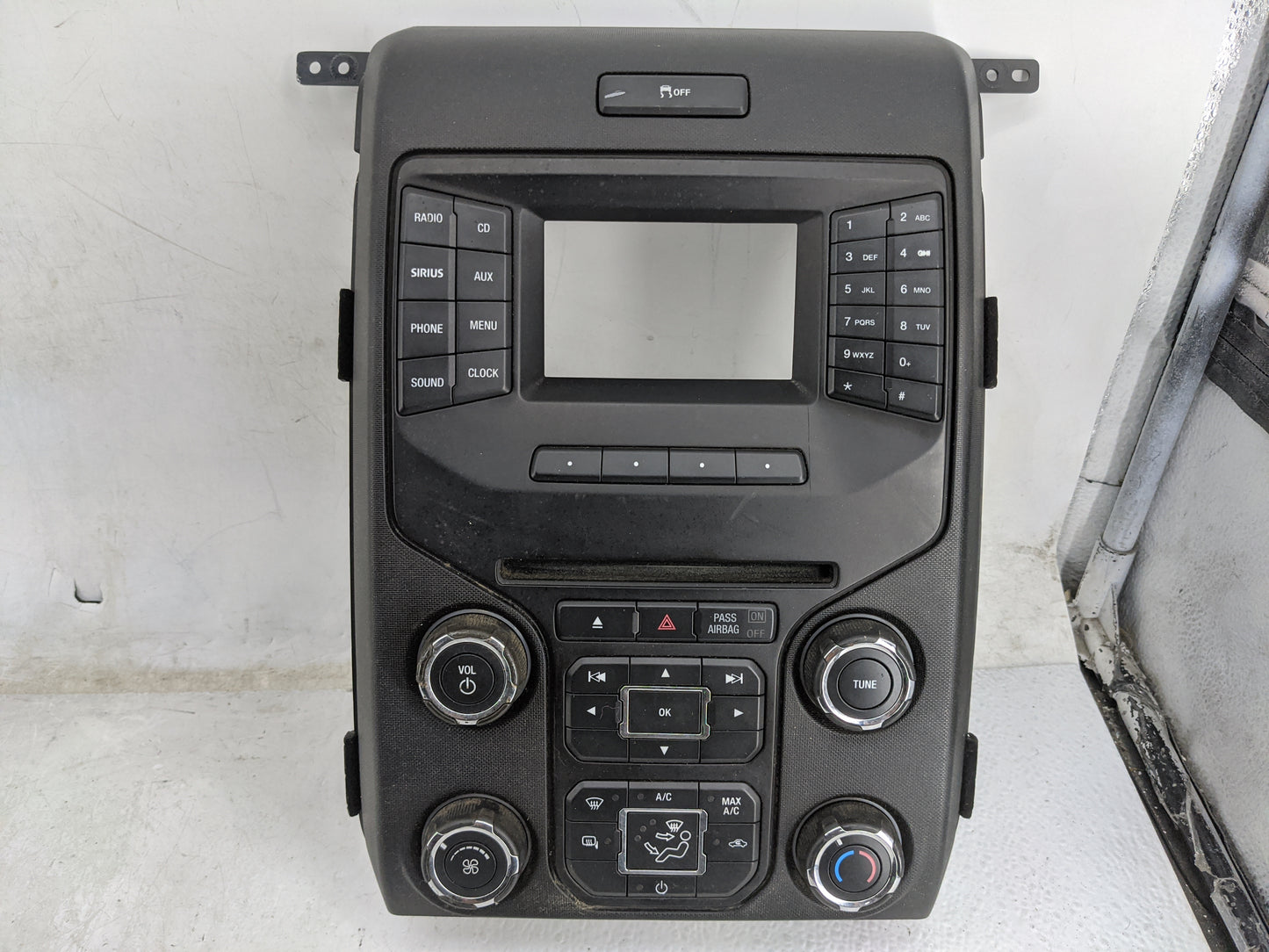 2013-2013 Ford F-150 Radio Control Panel 1483036 - Oemusedautoparts1.com