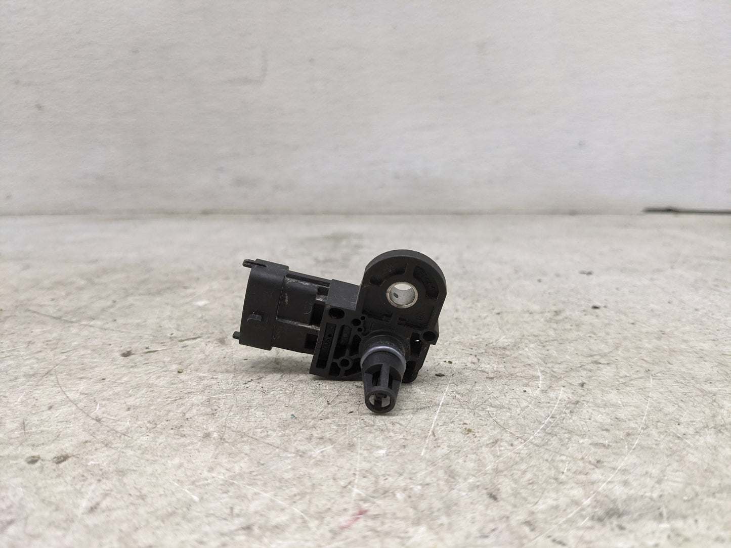 2010-2020 Ford F-150 Mass Air Flow Meter Maf 1485954 - Oemusedautoparts1.com