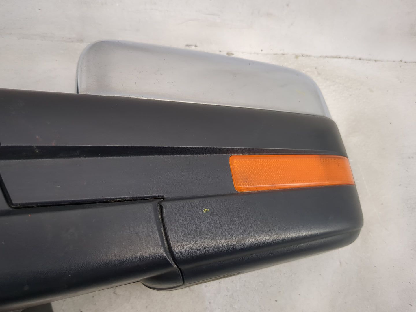2011-2014 Ford F-150 Driver Side View Mirror - Left Door Mirror OEM Used - Oemusedautoparts1.com