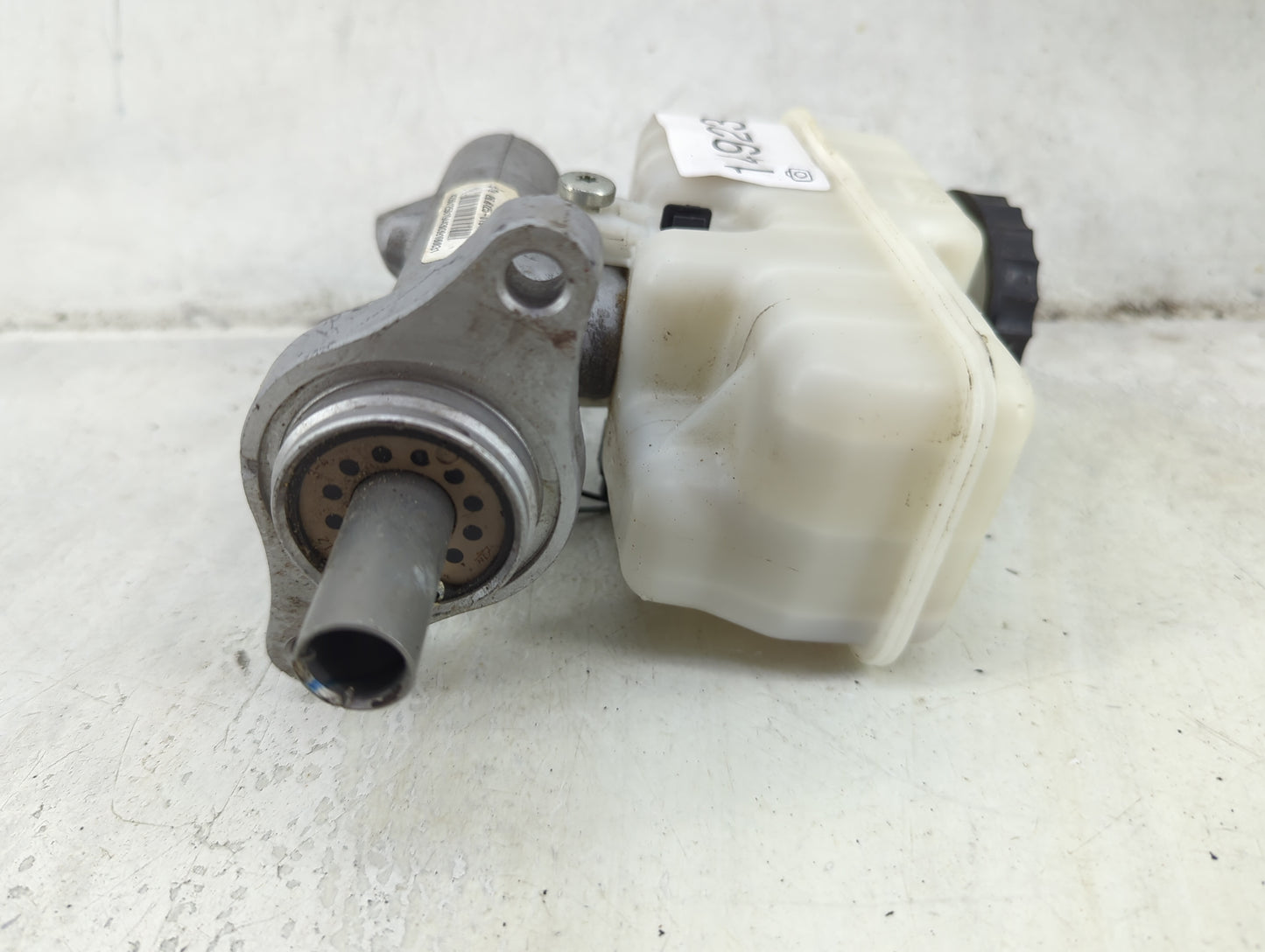 2011-2013 Ford F-150 Brake Master Cylinder 1492396 - Oemusedautoparts1.com