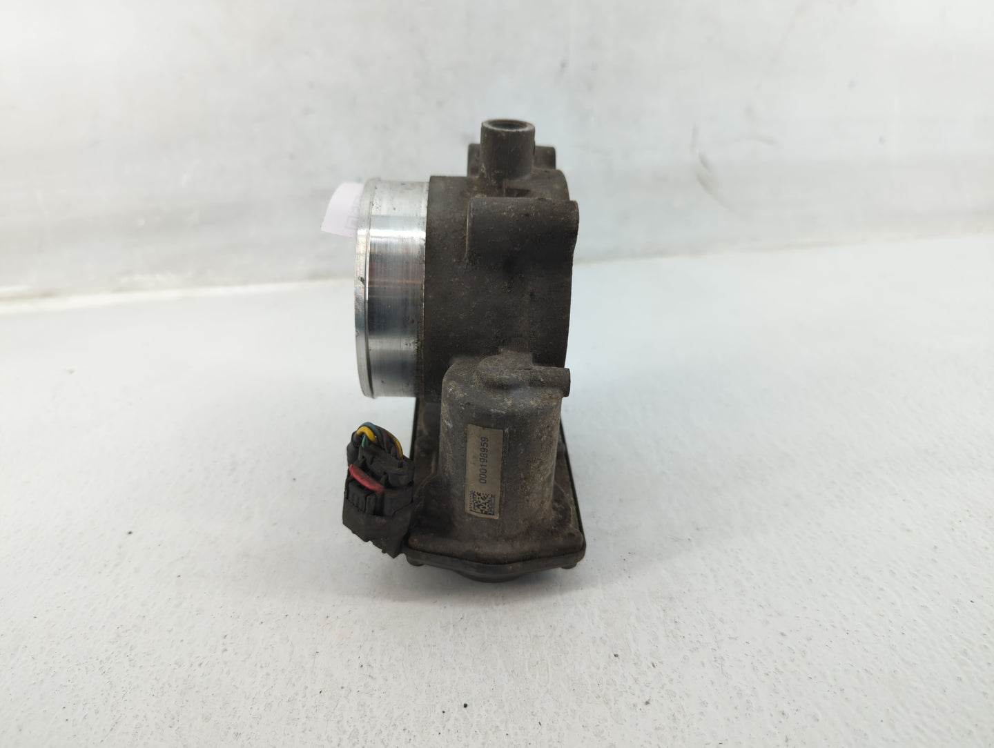 2011-2014 Ford F-150 Throttle Body P/N:000198959 Fits Fits 2011 2012 2013 2014 OEM Used Auto Parts - Oemusedautoparts1.com