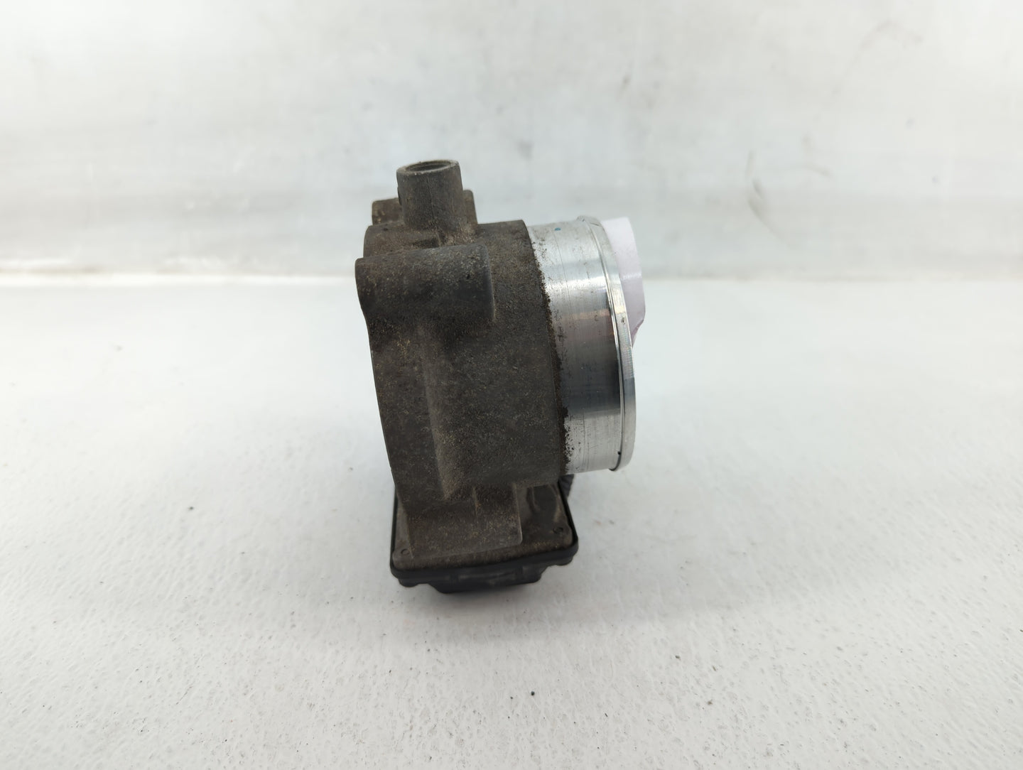 2011-2014 Ford F-150 Throttle Body P/N:000198959 Fits Fits 2011 2012 2013 2014 OEM Used Auto Parts - Oemusedautoparts1.com