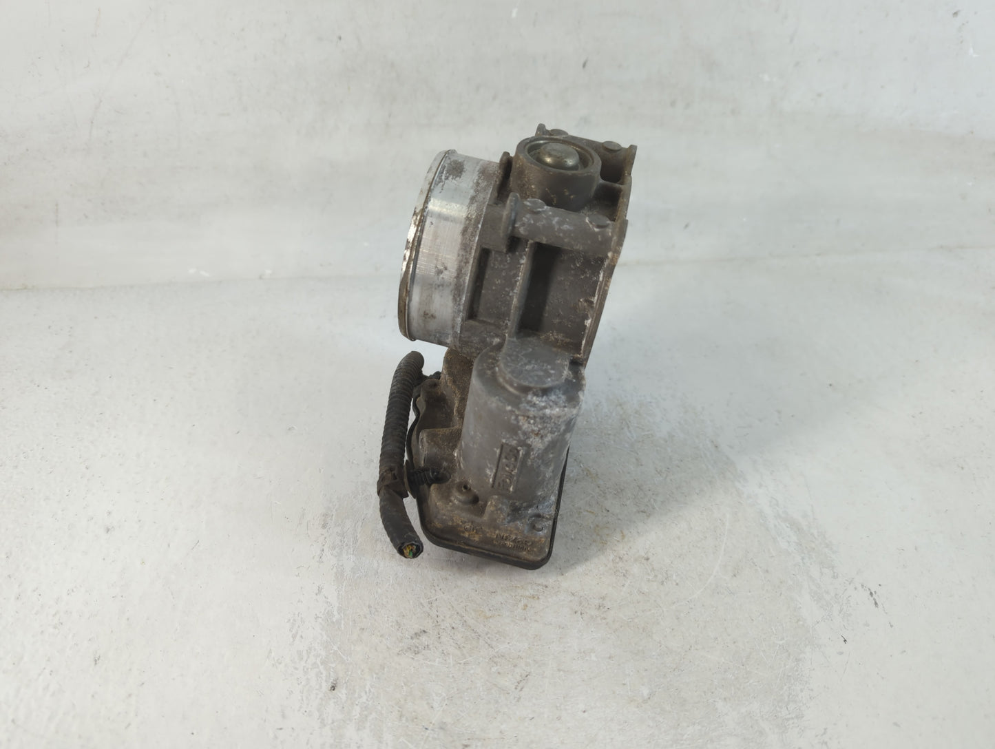 2011-2016 Ford F-150 Throttle Body P/N:BL3E-AC Fits Fits 2011 2012 2013 2014 2015 2016 2017 2018 2019 OEM Used Auto Parts - 